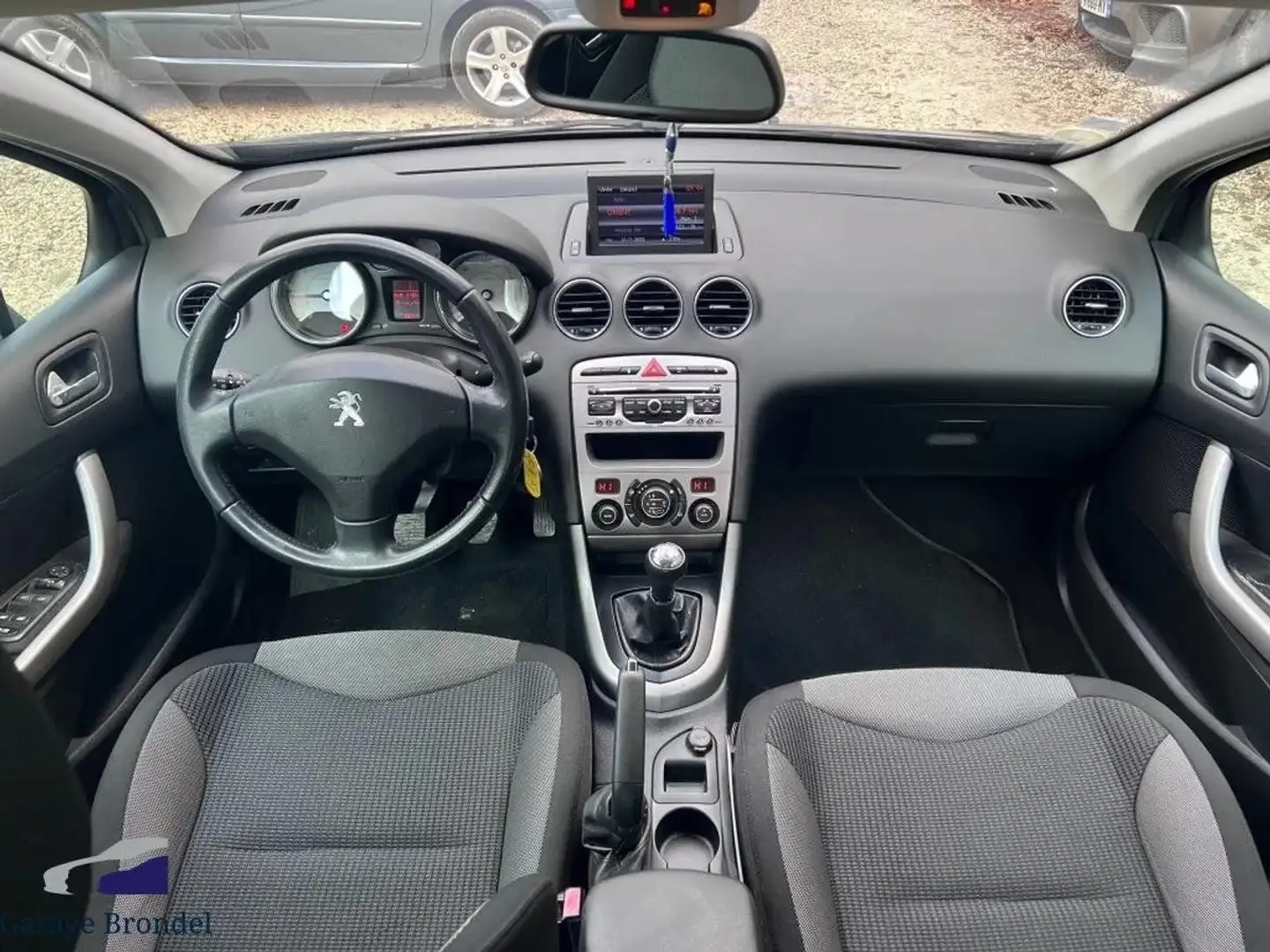 Peugeot 308 1.6 HDi 92cv Pack Navtech Phase 2 Czarny - 2