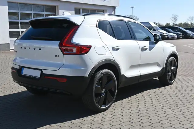 Volvo XC40 view 5