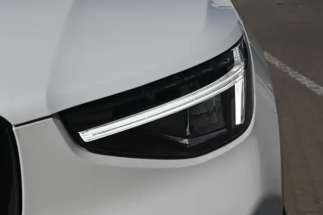Volvo XC40 view 10
