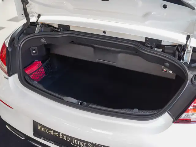 Mercedes-Benz C-Class view 6