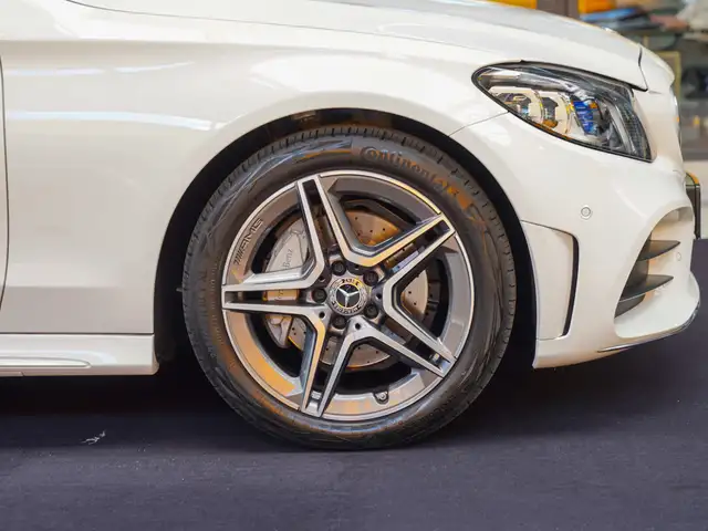 Mercedes-Benz C-Class view 2