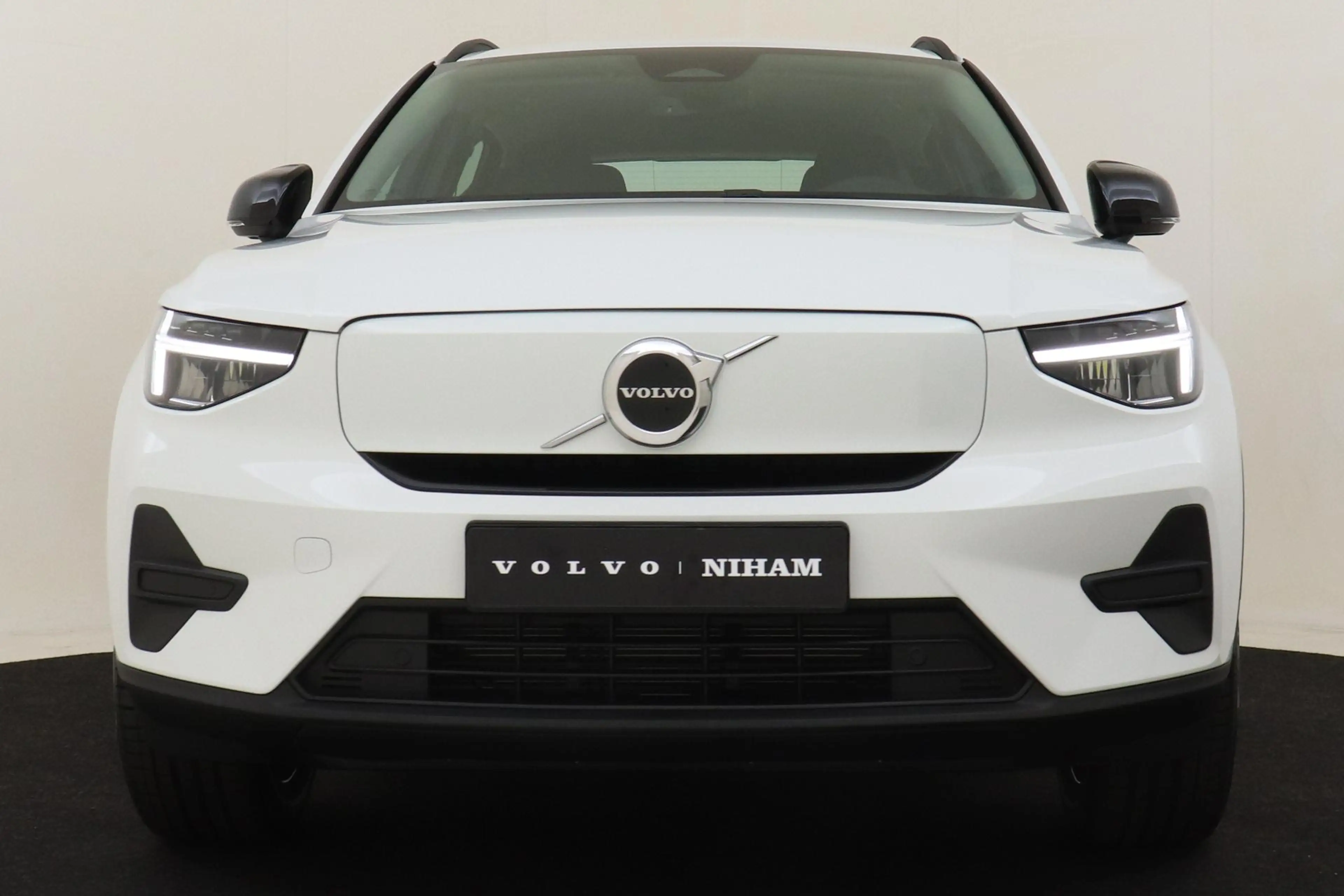 Volvo EX40 SINGLE MOTOR ESSENTIAL 70 kWh -CAMERA|CRUISE|DAB|C — photo 9