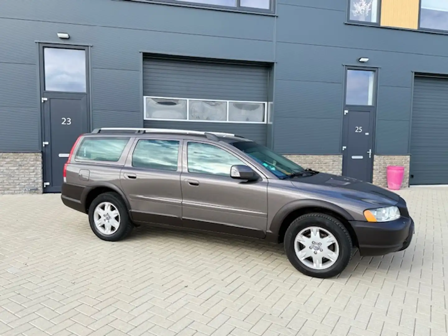 Volvo XC70 2.5 T Summum Cross Country / Youngtimer Braun - 2