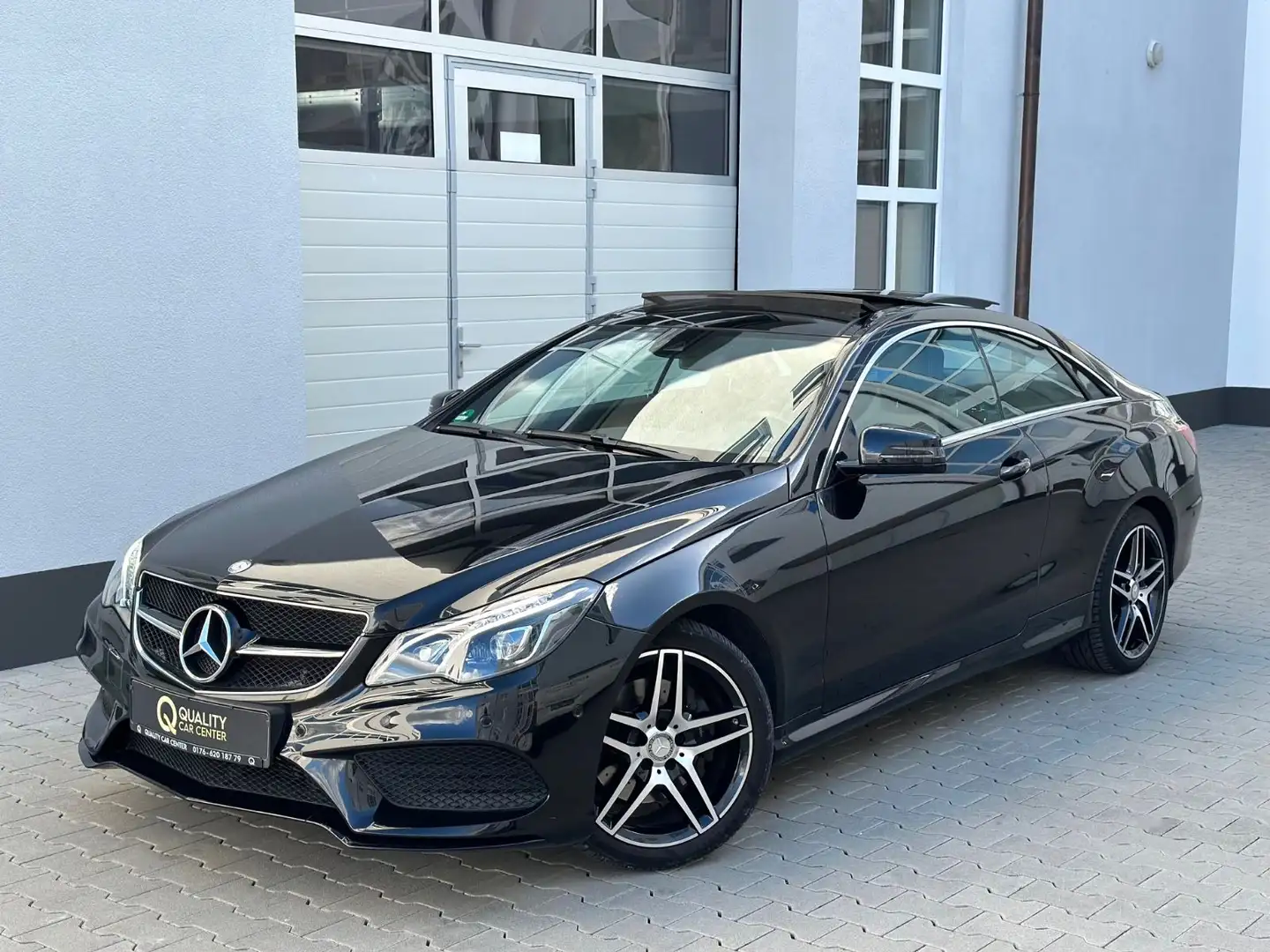 Mercedes-Benz E 200 AMG Coupe *NIGHT*PANO*H&K*KAME* Noir - 2