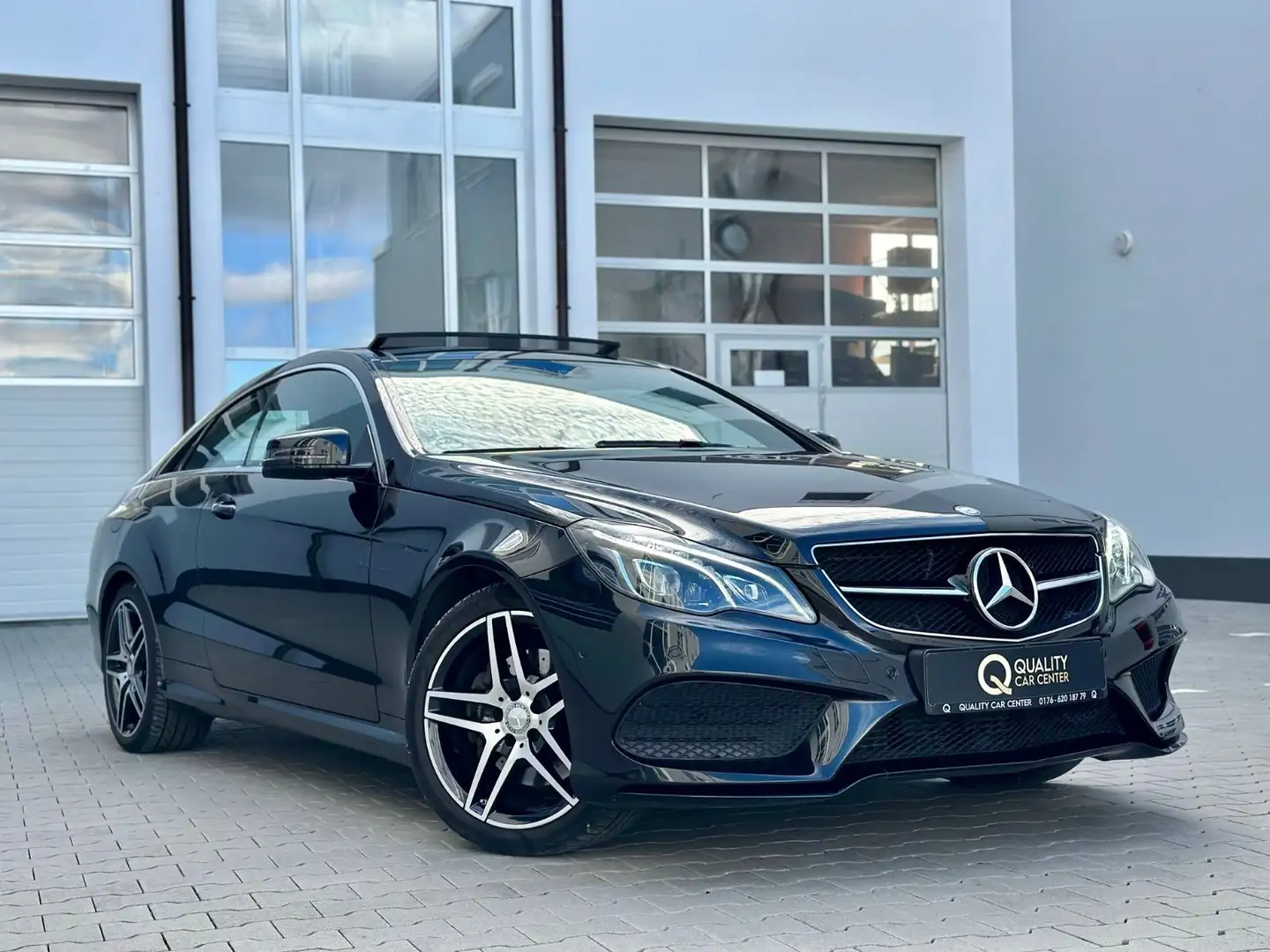 Mercedes-Benz E 200 AMG Coupe *NIGHT*PANO*H&K*KAME* Noir - 1