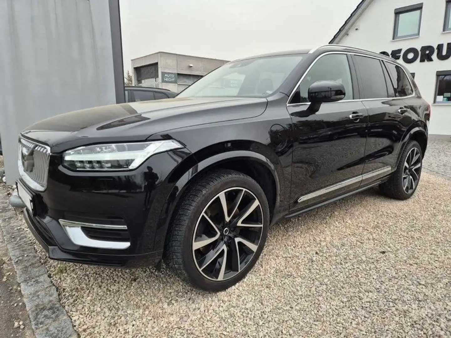 Volvo XC90 2.0 T8 Plug-in Hybrid Inscription Schwarz - 1