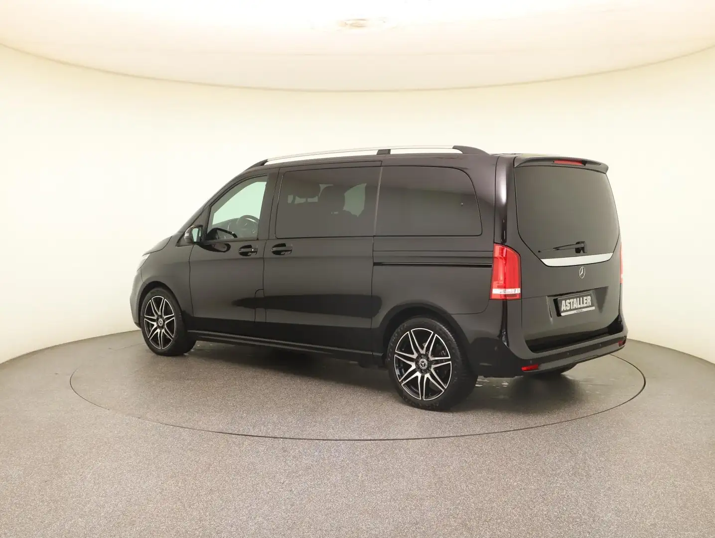 Mercedes-Benz V 220 d Edition Kompakt L1 AMG Line+Night+Design Negru - 2