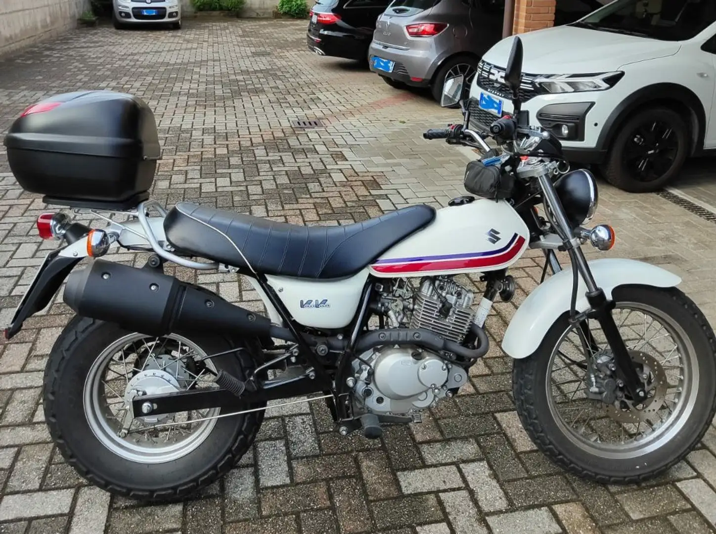 Suzuki RV 125 Van Van 125 Wit - 2