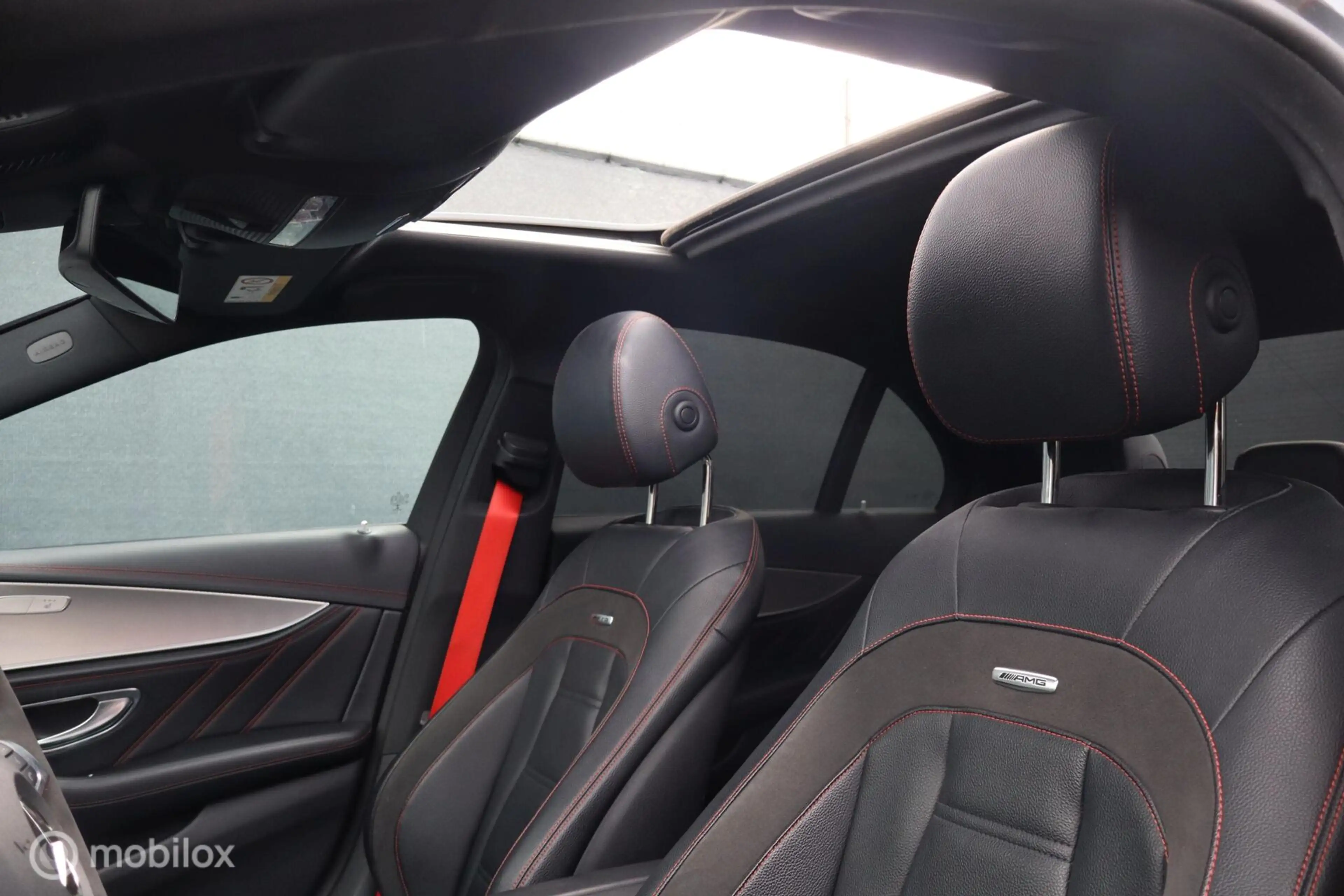 Mercedes-Benz E 43 AMG 4Matic Premium — photo 4