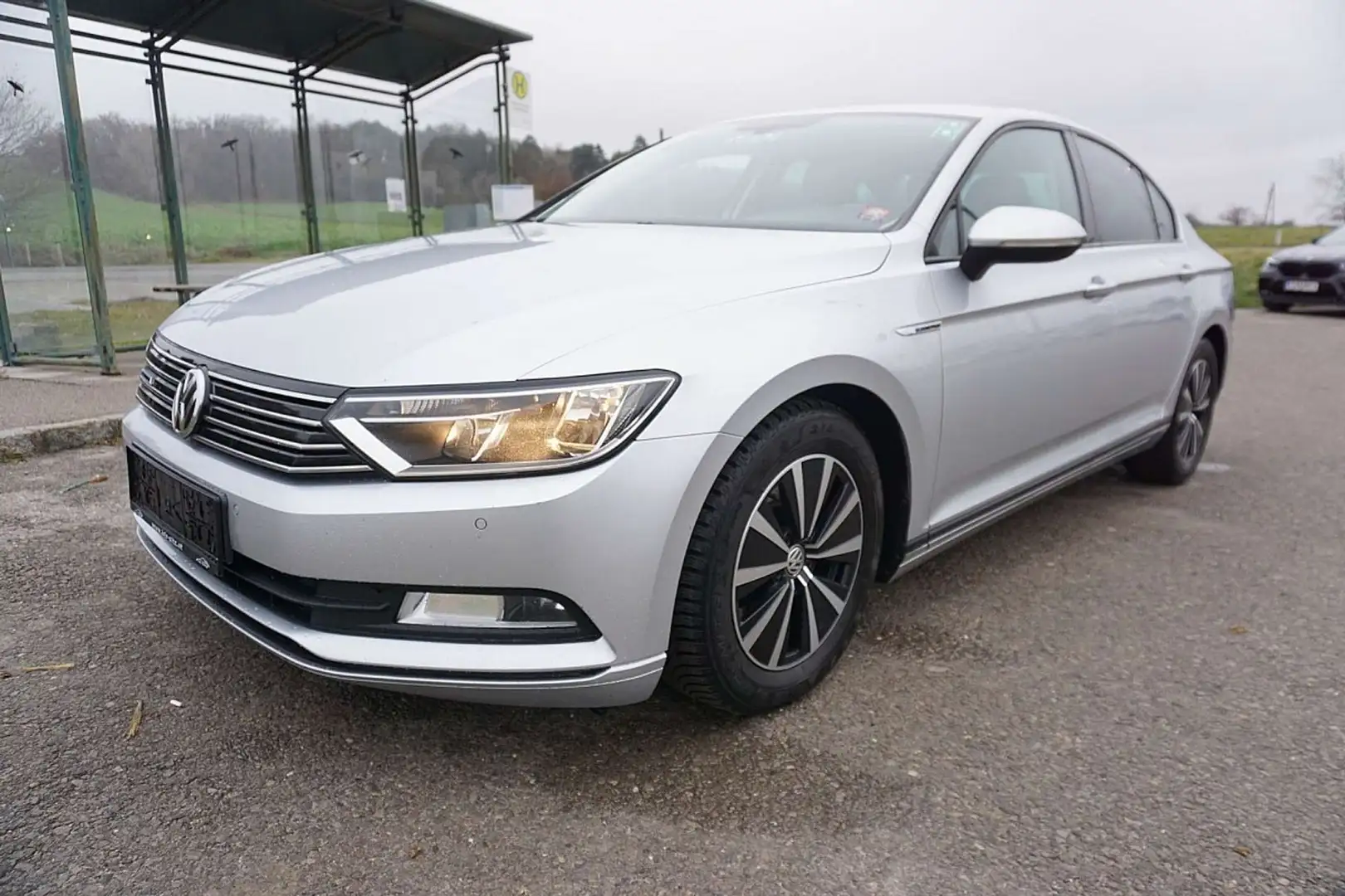 Volkswagen Passat Comfortline 1,6 TDI Grau - 2