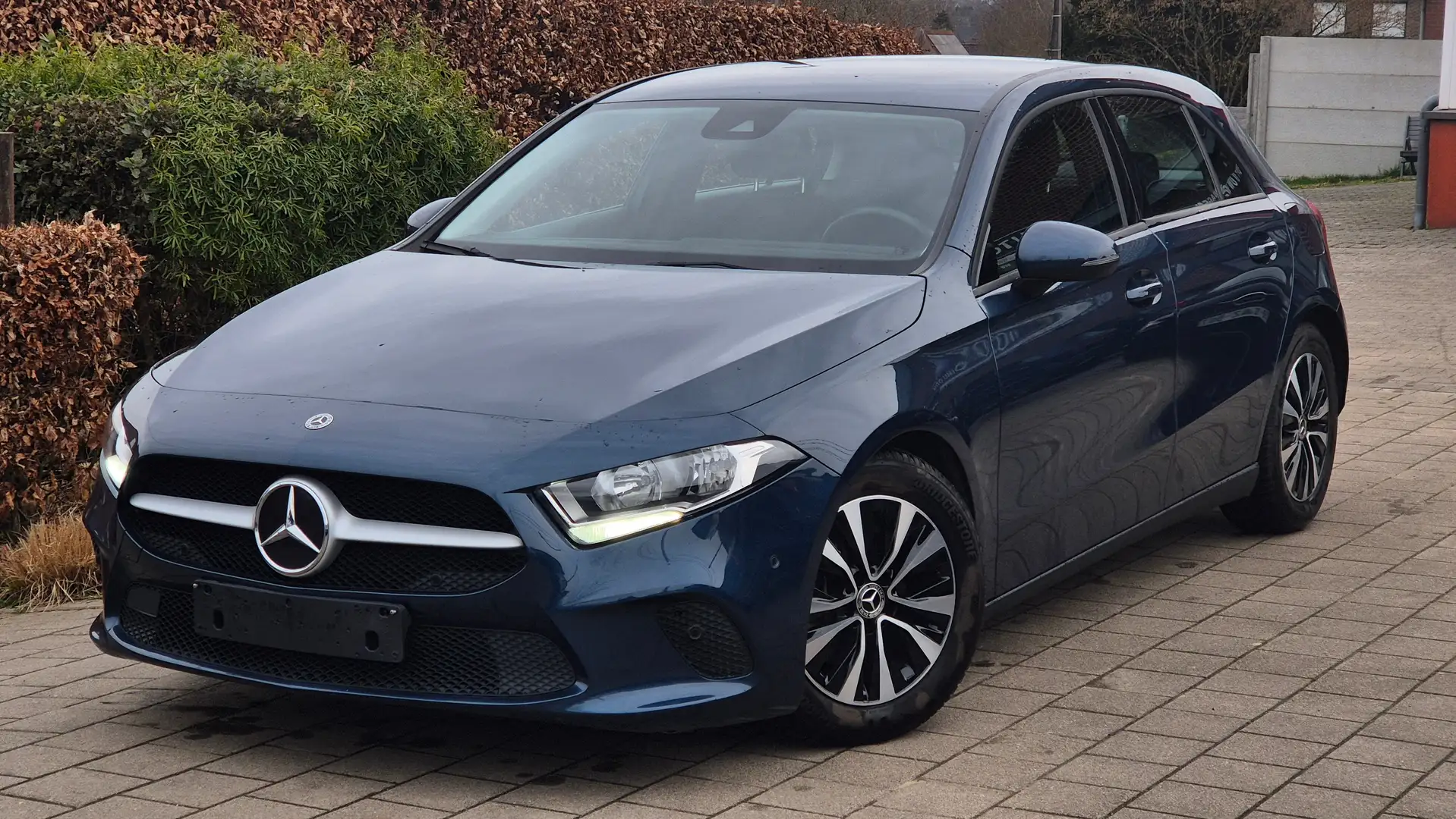 Mercedes-Benz A 180 Business*CarPlay*Camera *262€ P/M SANS ACOMPTE Grijs - 1