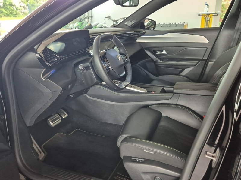 Peugeot 408 Hybrid GT Shz Navi Kamera 360 PDC v+h — photo 13