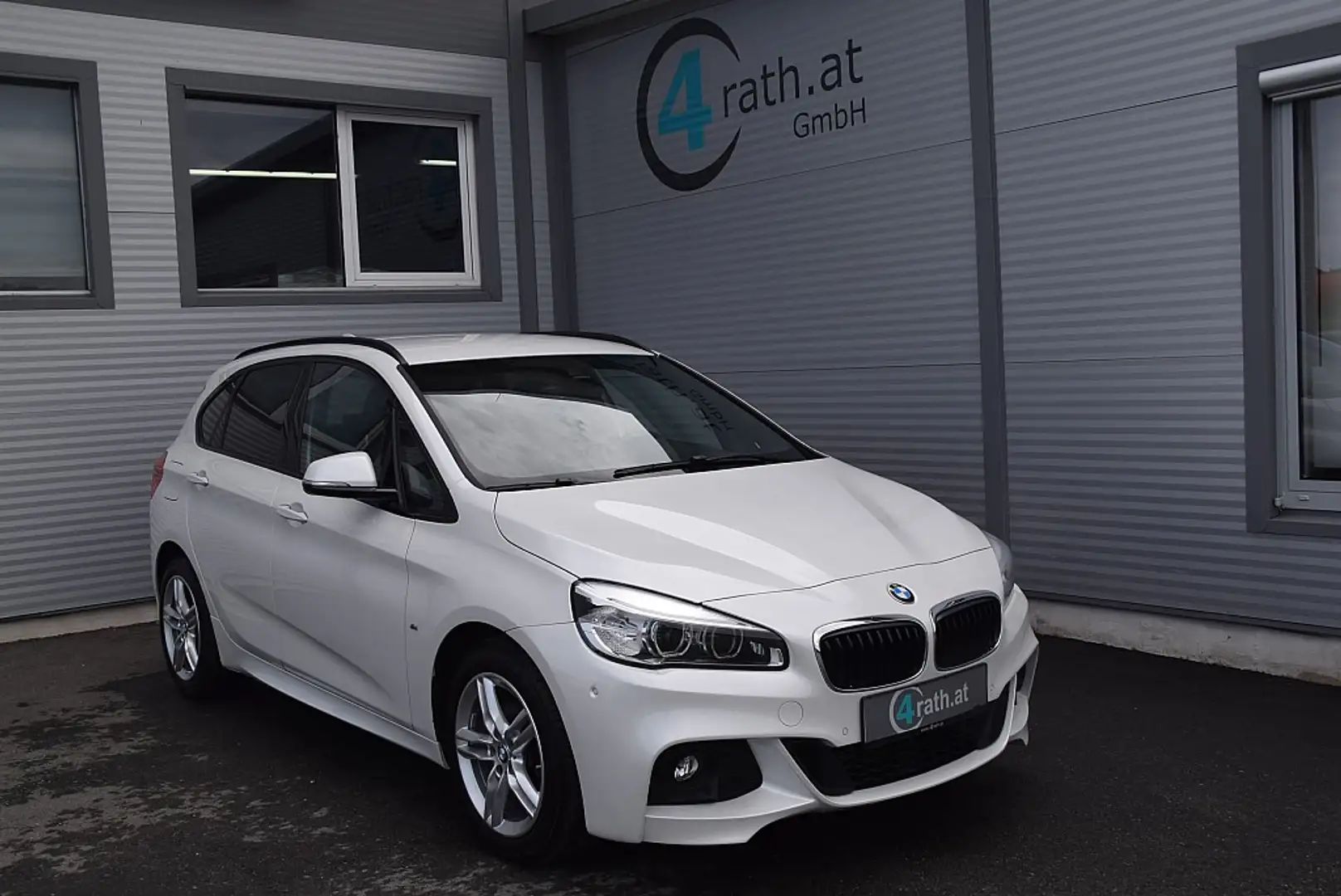 BMW 218 d Active Tourer M Sport Aut. LED/NAVI/RFK Weiß - 1