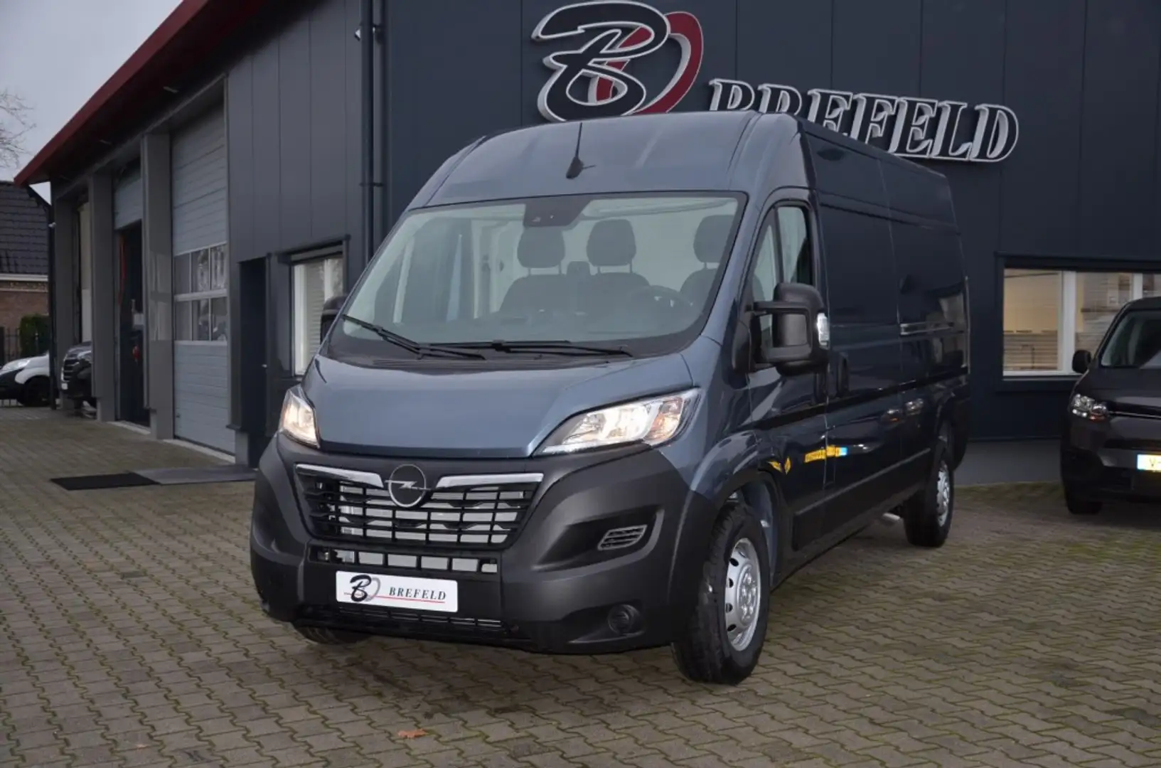 Opel Movano 2.2D 140pk Maxi, 3000kg trekgewicht, Apple carplay Grijs - 1