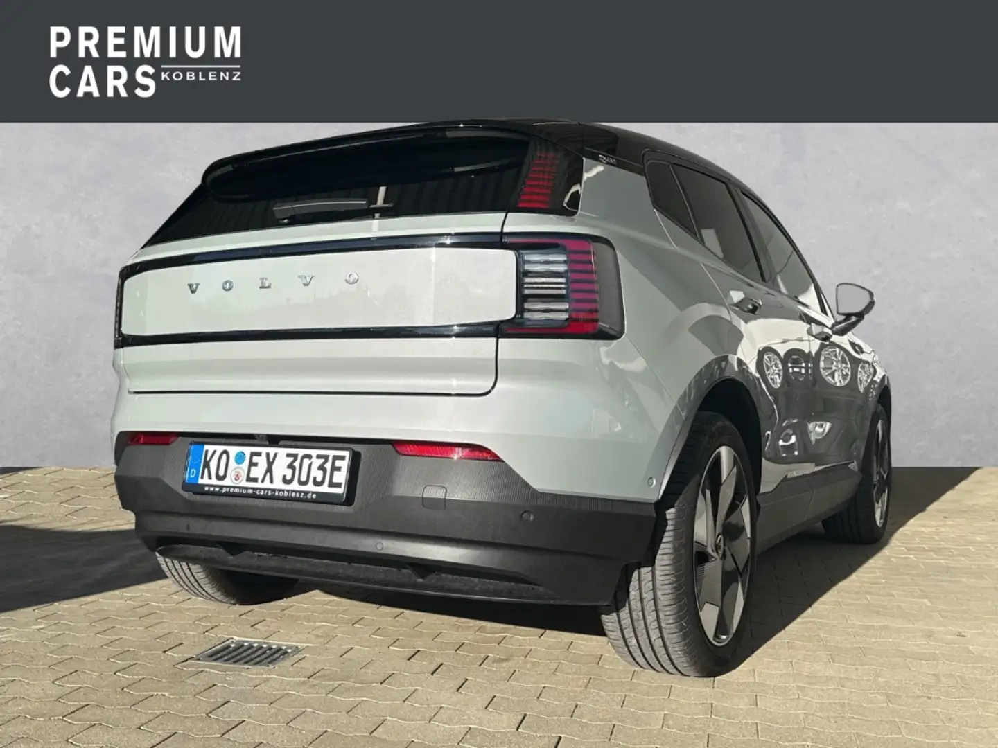 Volvo EX30 Ultra 2WD Pure Electric DAB+ Harman/Kardon Grau - 2
