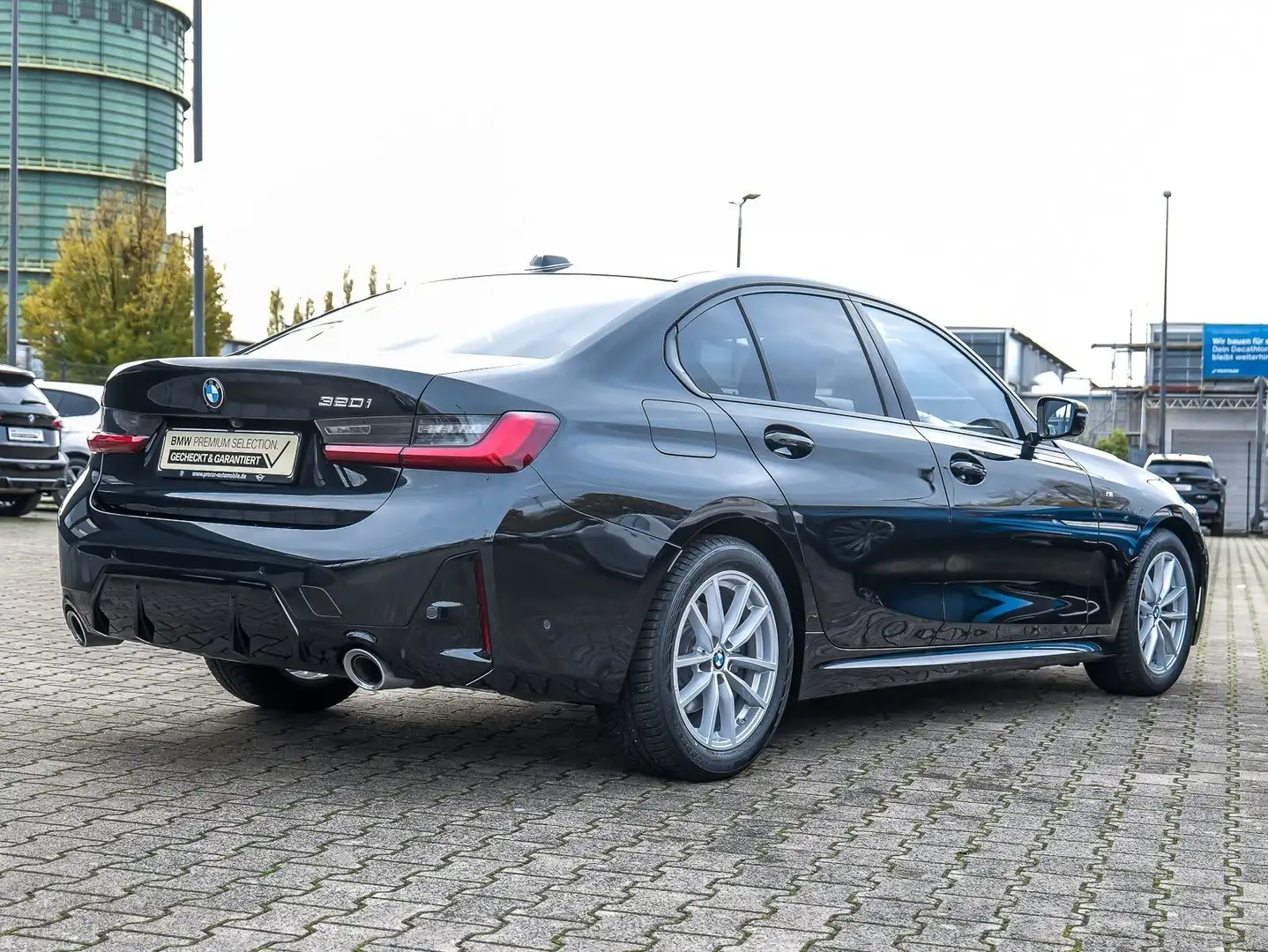 BMW 320 i Limousine LCI M Sport Glasd. ACC LED PA+ HiFi DA Schwarz - 2