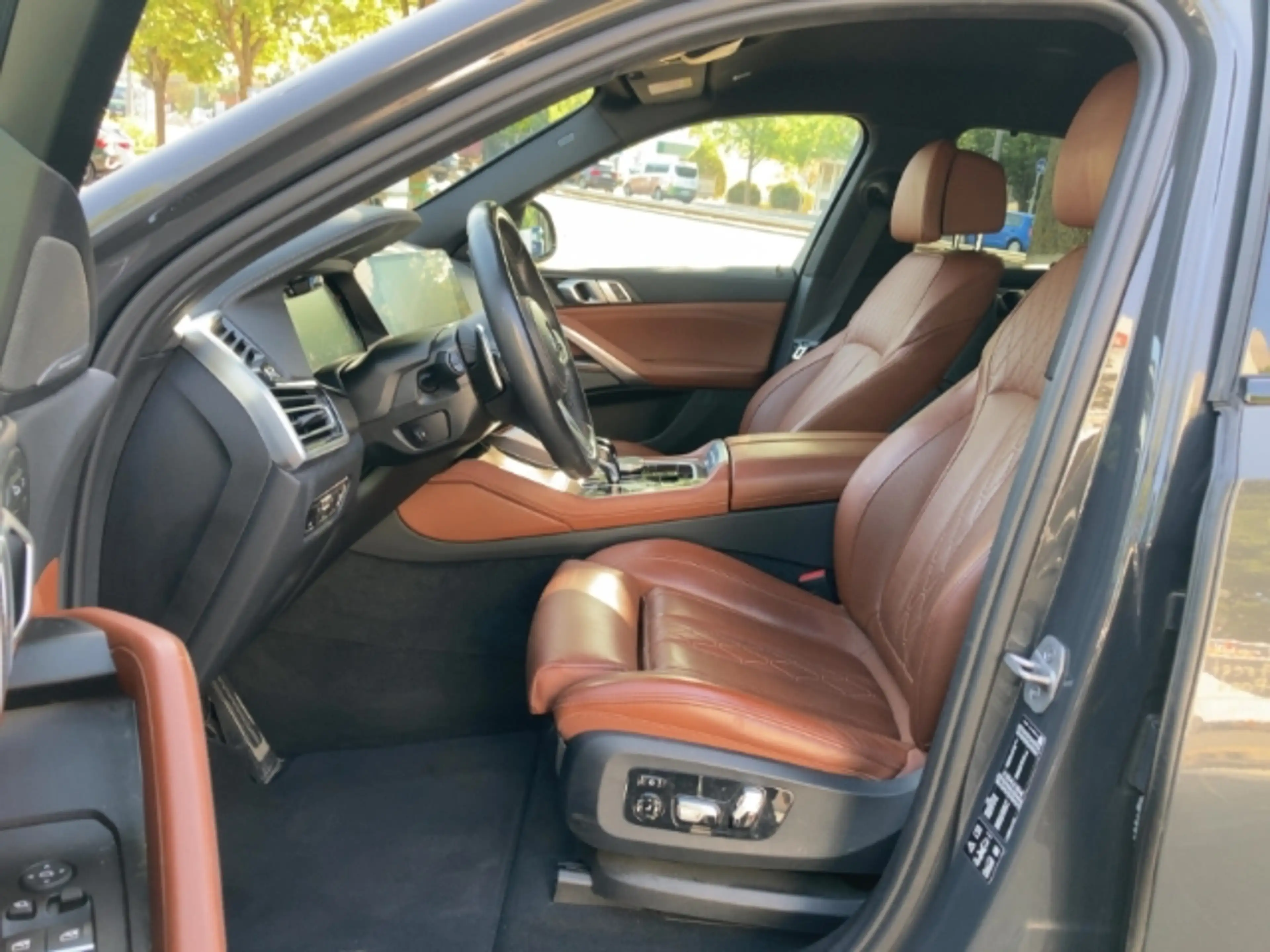 BMW X6 xDrive 40d Sportpaket HUD AD StandHZG AHK-el. klap — photo 14