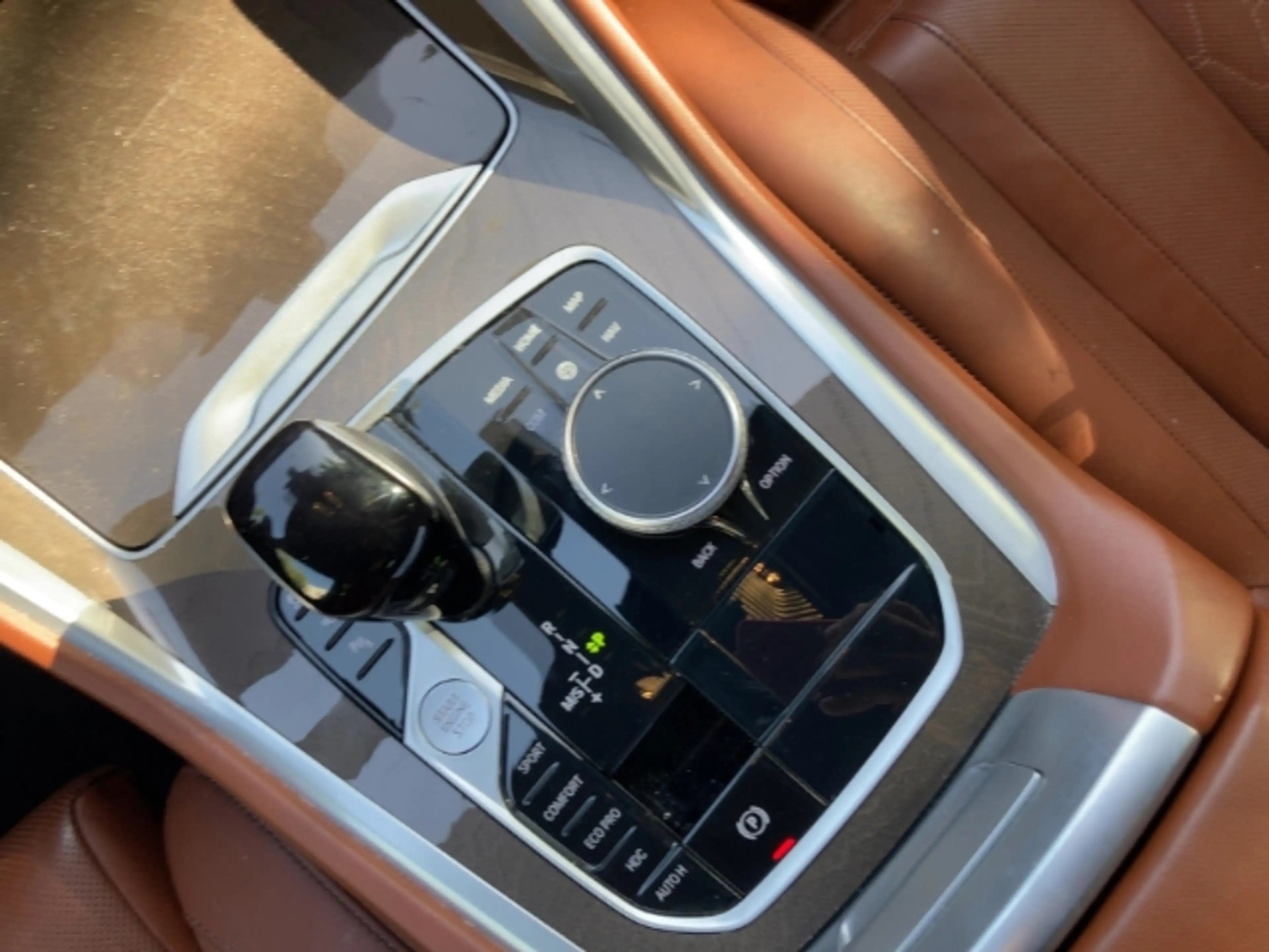 BMW X6 xDrive 40d Sportpaket HUD AD StandHZG AHK-el. klap — photo 11