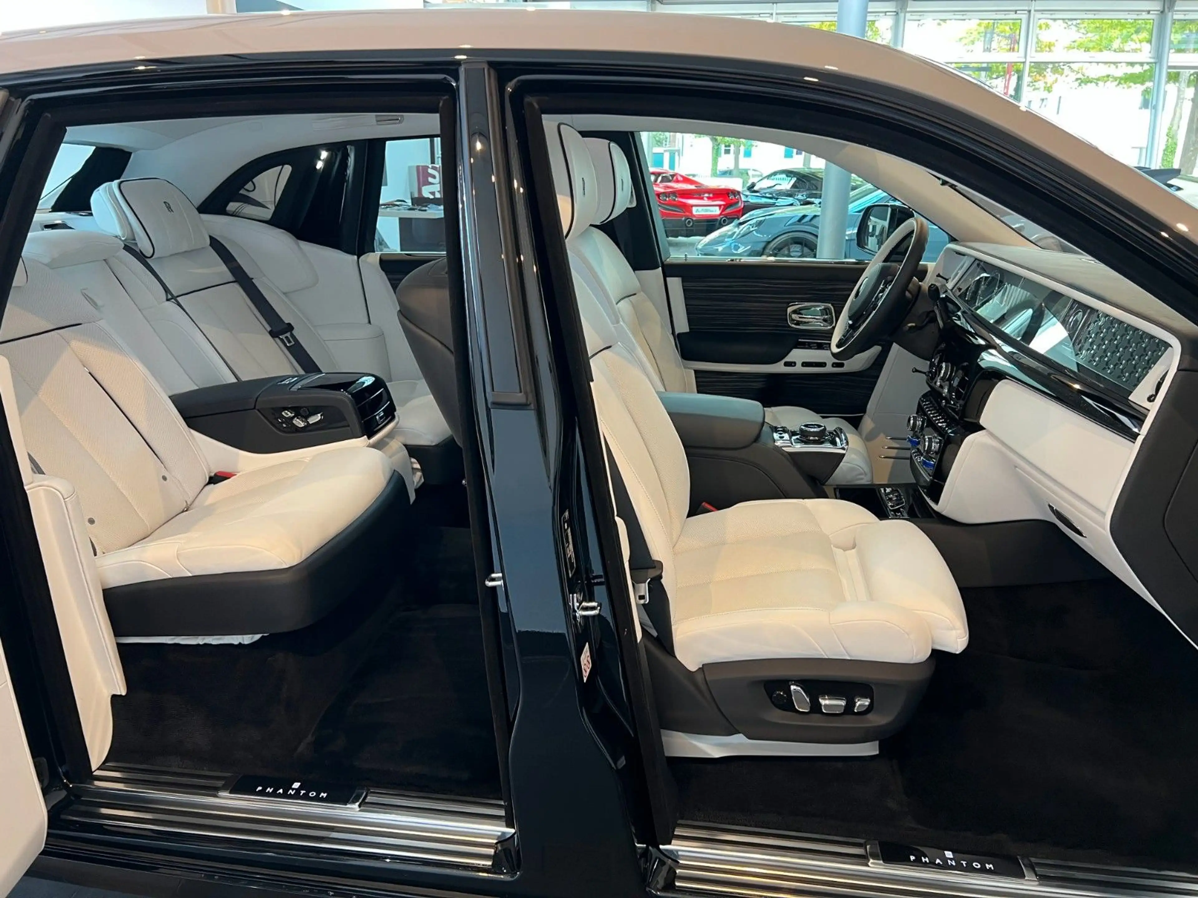 Rolls-Royce Phantom SWB Extended Two-Tone FULL — photo 14