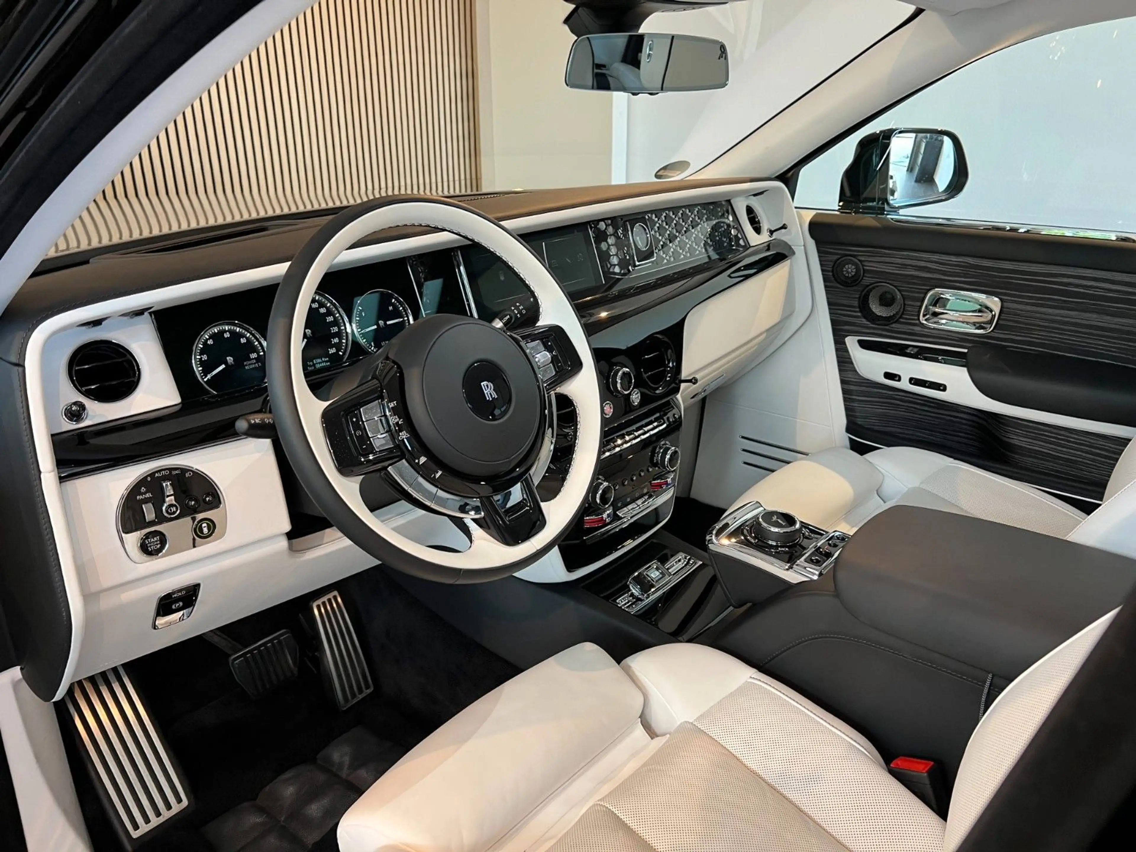 Rolls-Royce Phantom SWB Extended Two-Tone FULL — photo 11