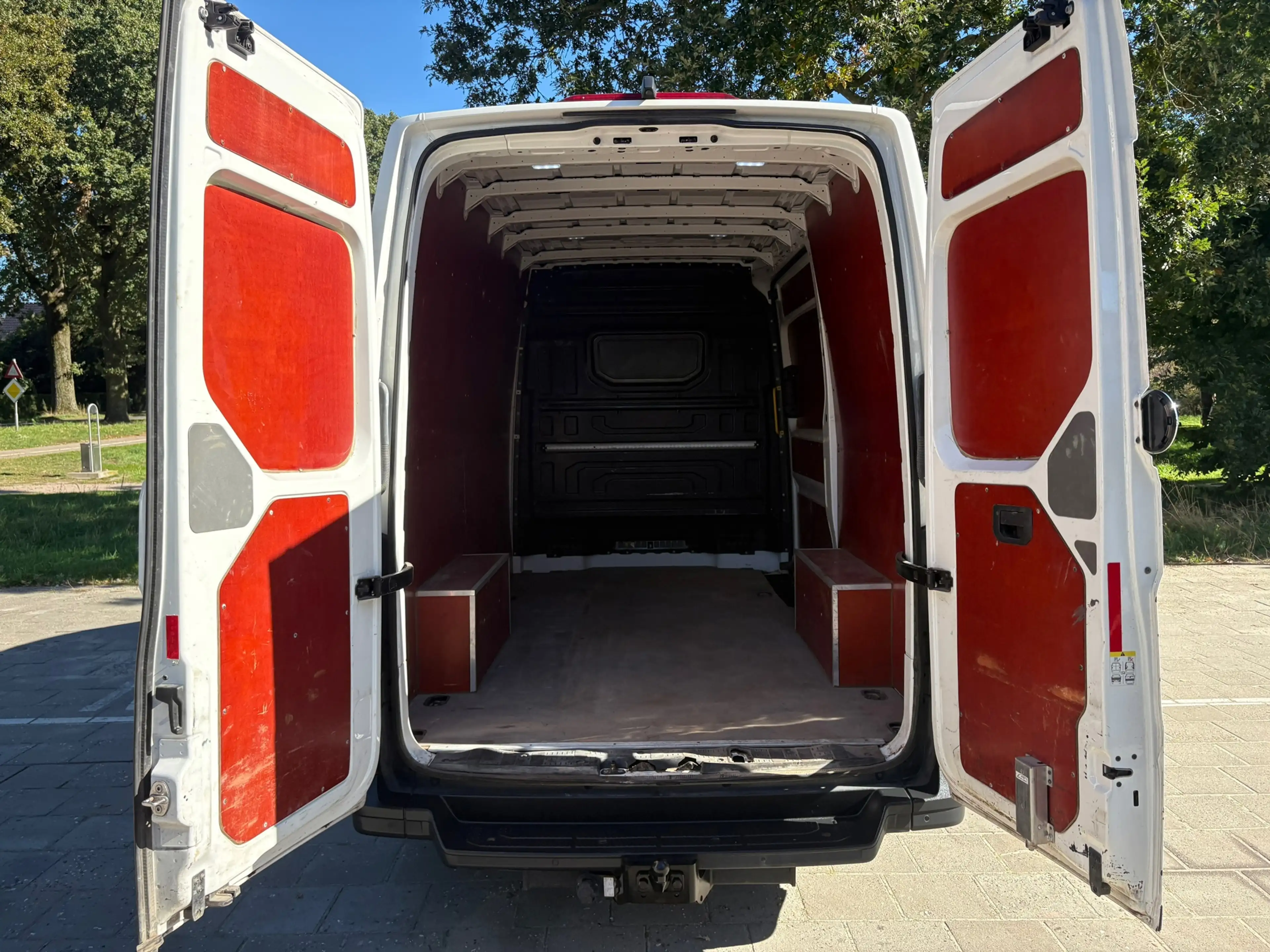 Volkswagen Crafter 35 2.0 TDI L3H2|177PK|Trekhaak 3000KG|EURO6|achter — photo 9