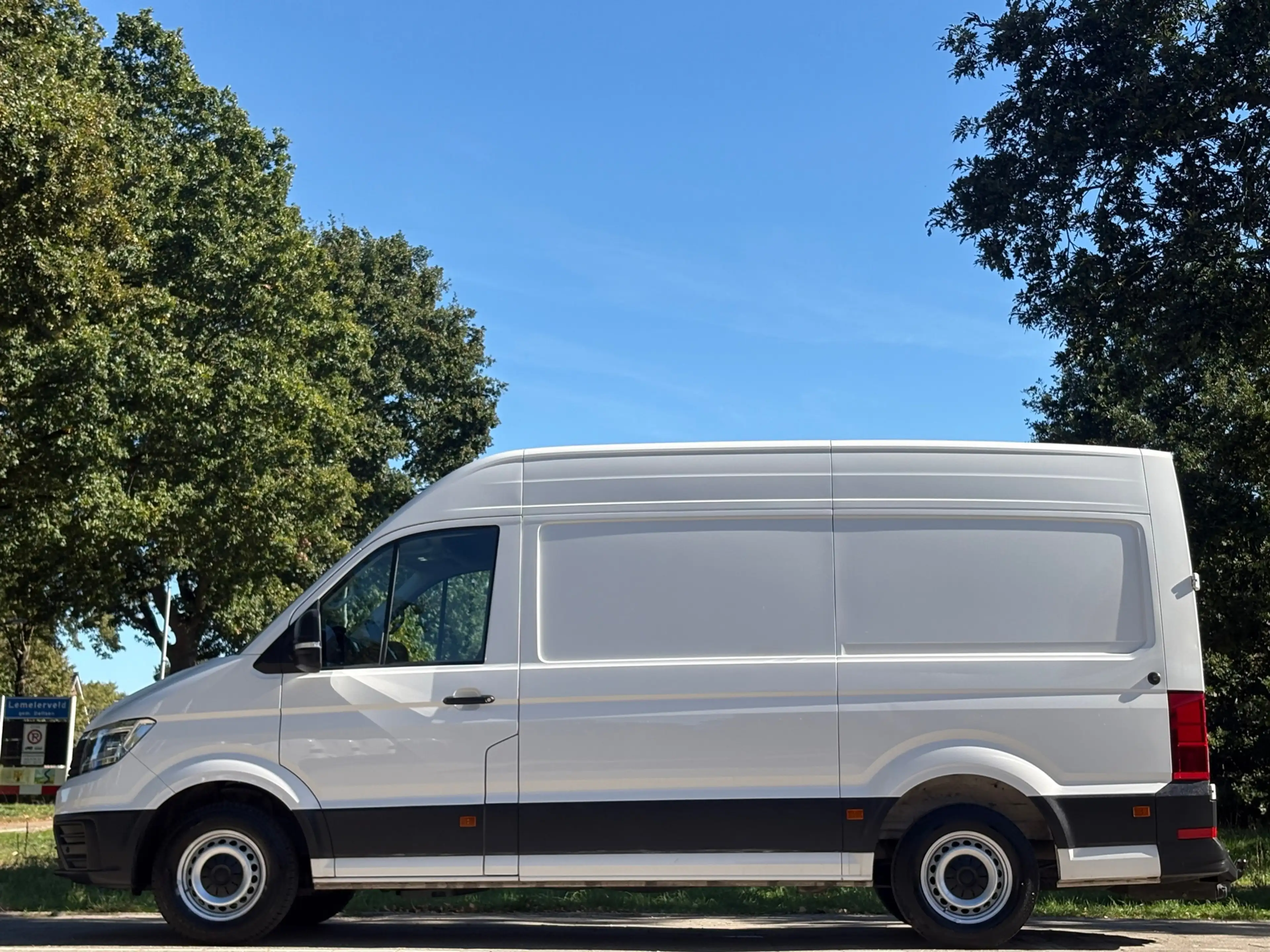 Volkswagen Crafter 35 2.0 TDI L3H2|177PK|Trekhaak 3000KG|EURO6|achter — photo 2