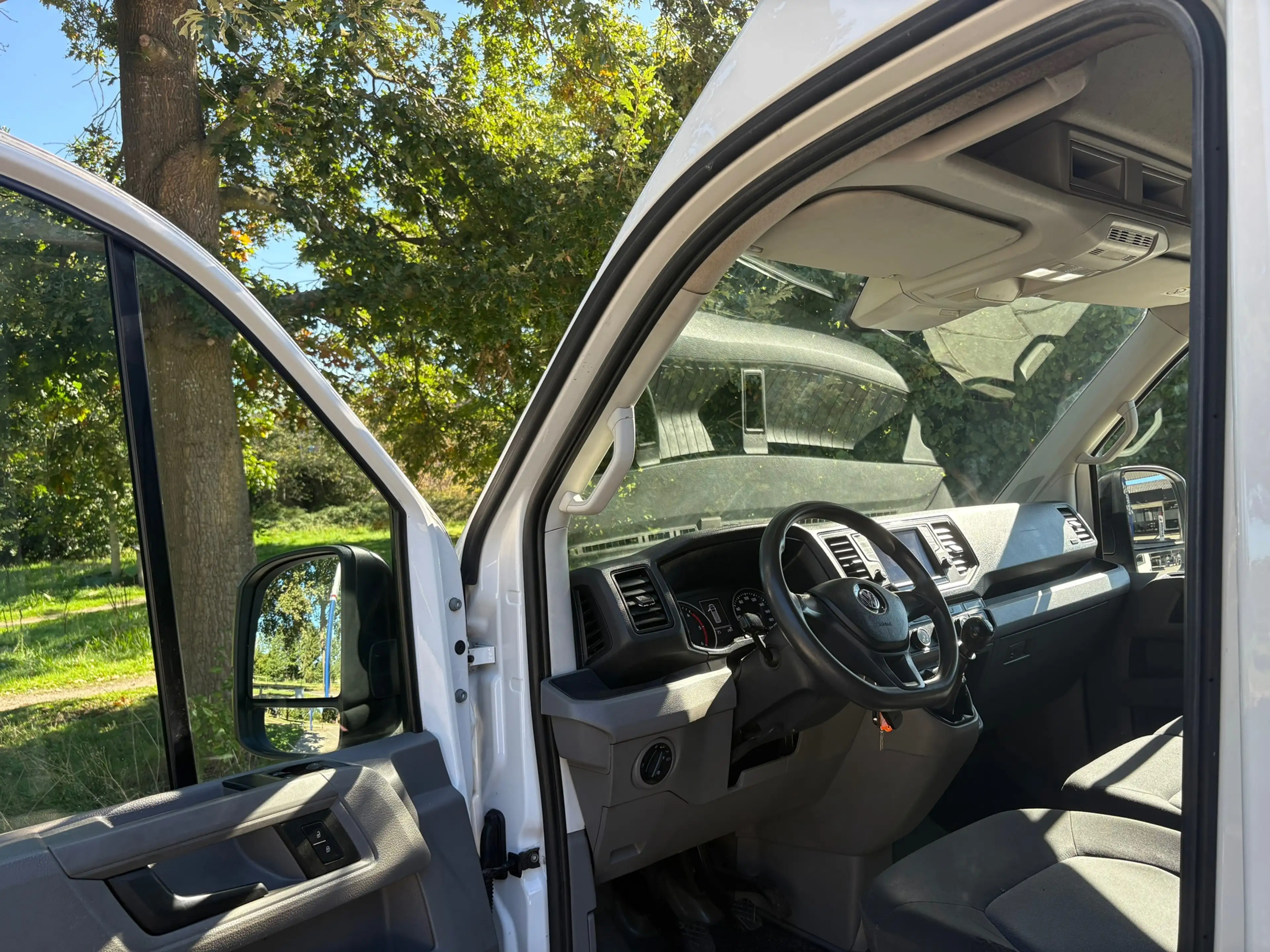 Volkswagen Crafter 35 2.0 TDI L3H2|177PK|Trekhaak 3000KG|EURO6|achter — photo 12