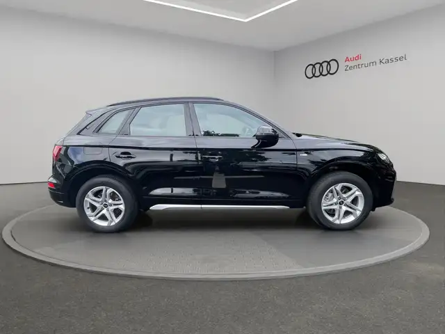 Audi Q5 view 8