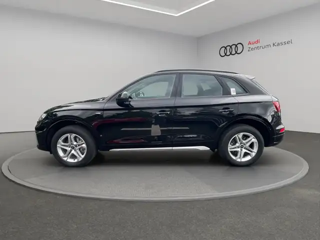 Audi Q5 view 4
