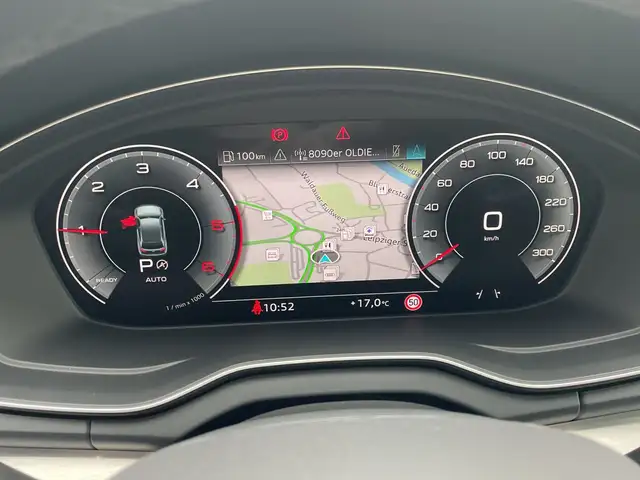 Audi Q5 view 13