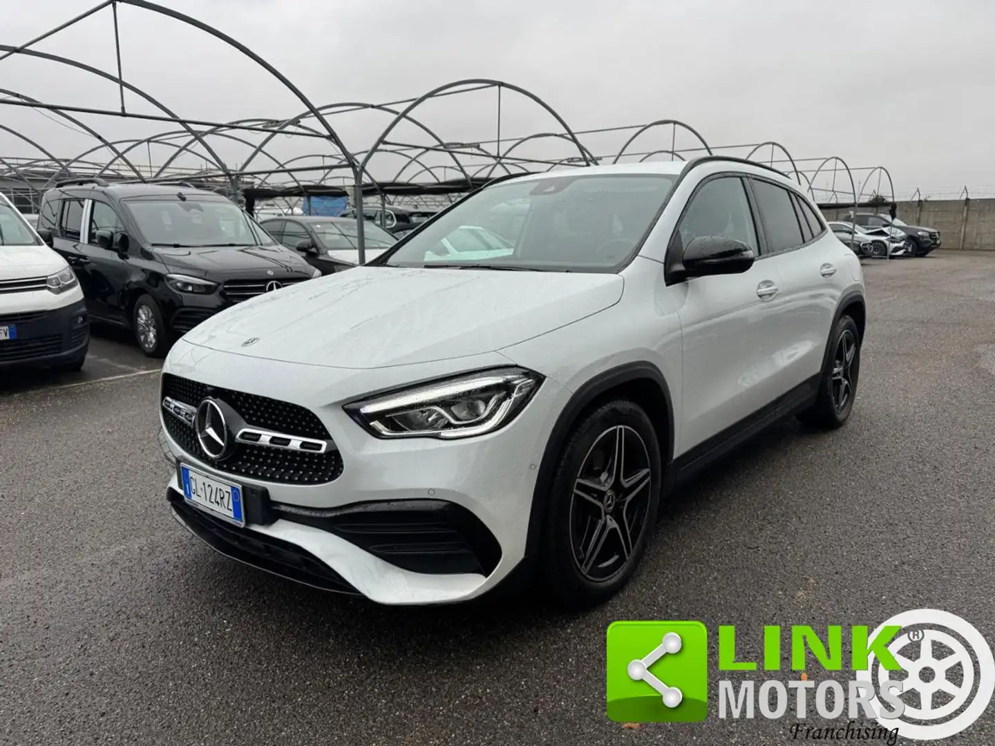 Mercedes-Benz GLA 200 d Automatic 4Matic Premium amg line Blanco - 1