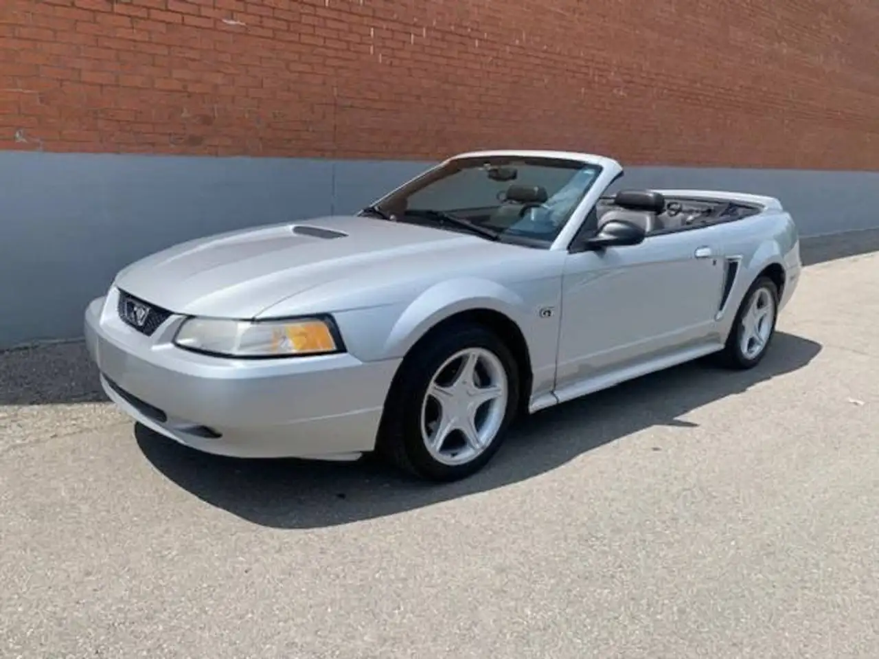 2000 Ford Mustang