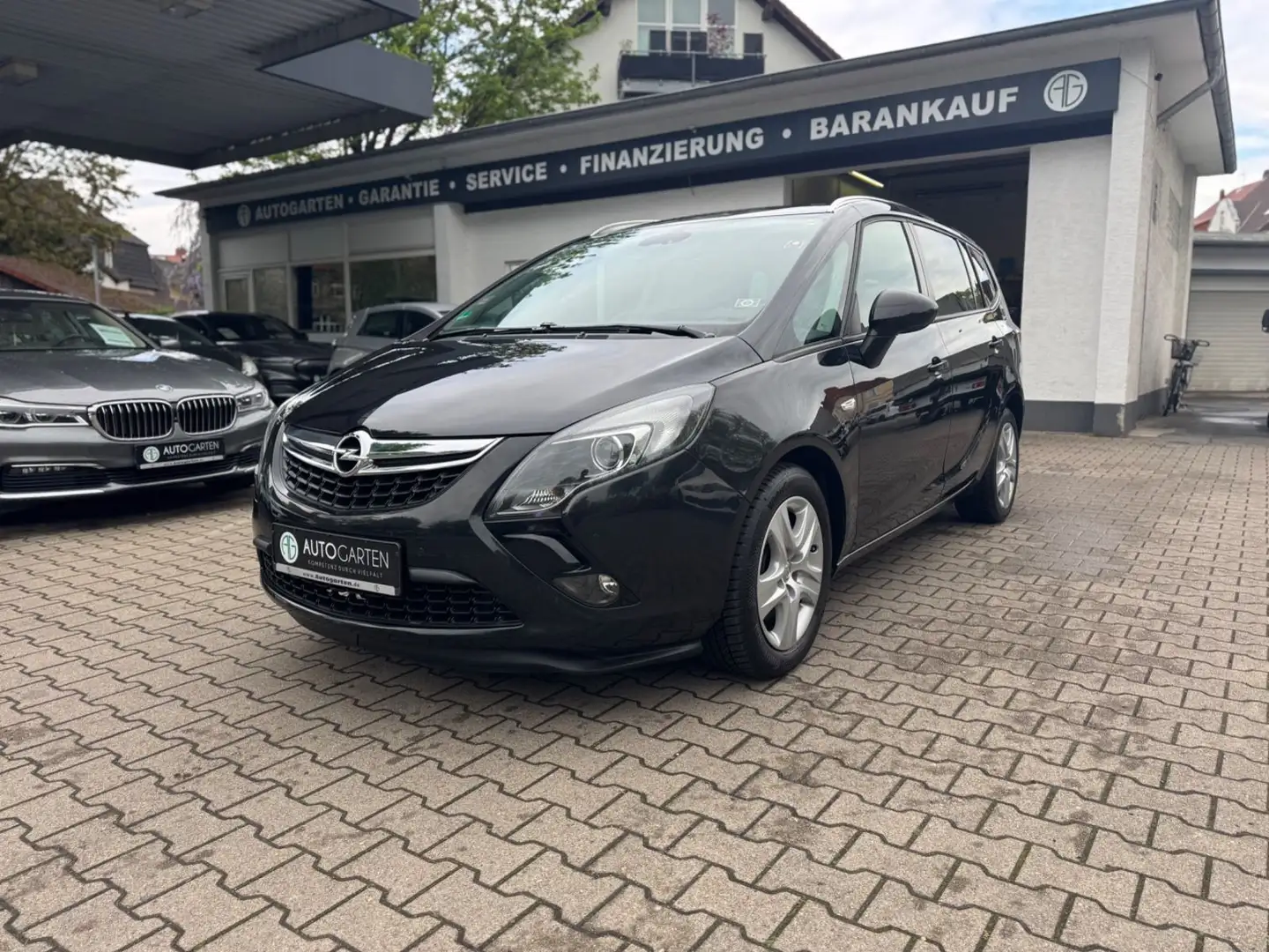 Opel Zafira Tourer Opel Zafira*TOURER*2.0 CDTI*STYLE*SHZ*PDC*NAVI* Noir - 1