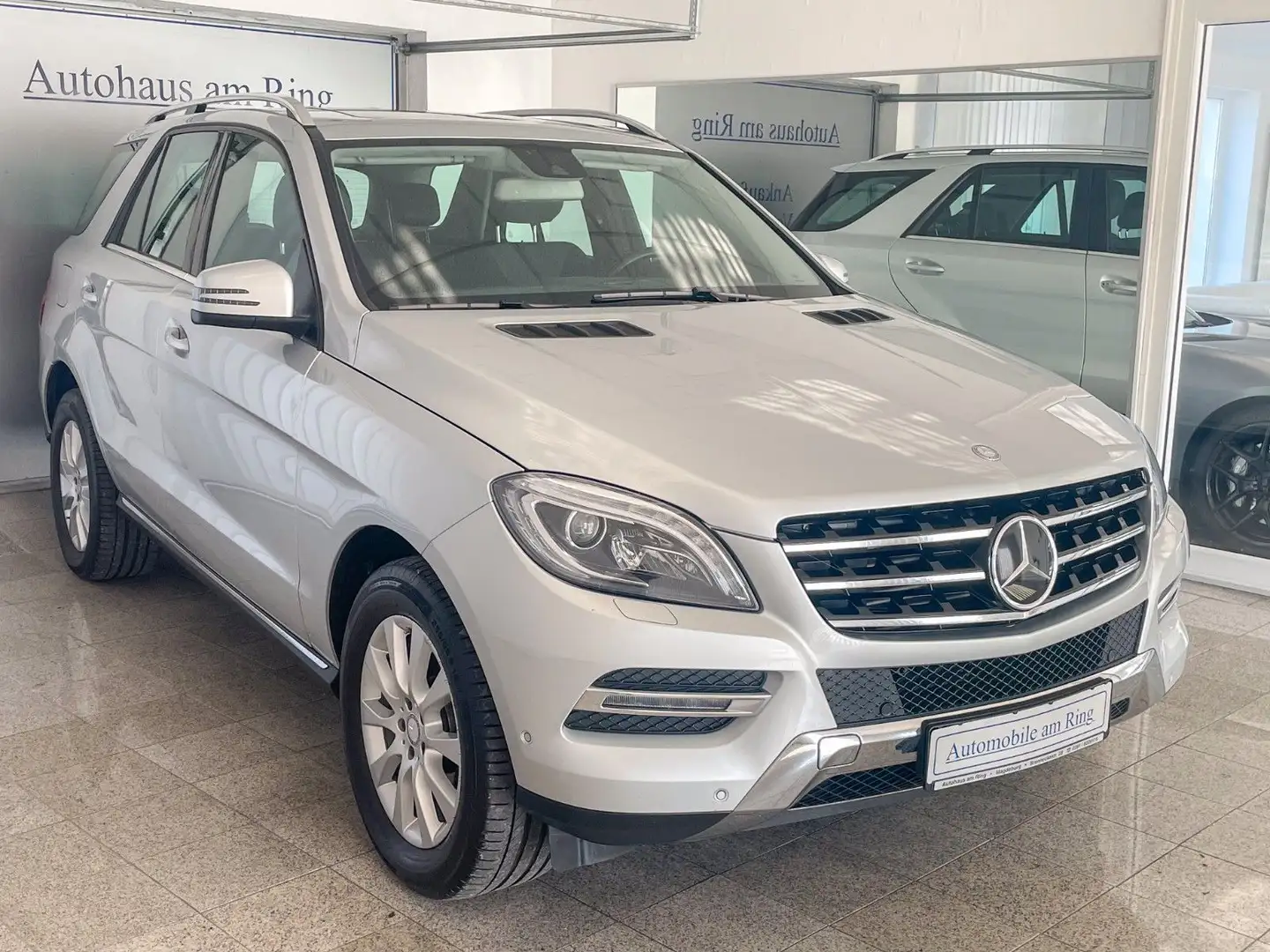 Mercedes-Benz ML 350 CDI 4Matic Leder Bi-Xenon PDC Kamera AHK Silber - 1