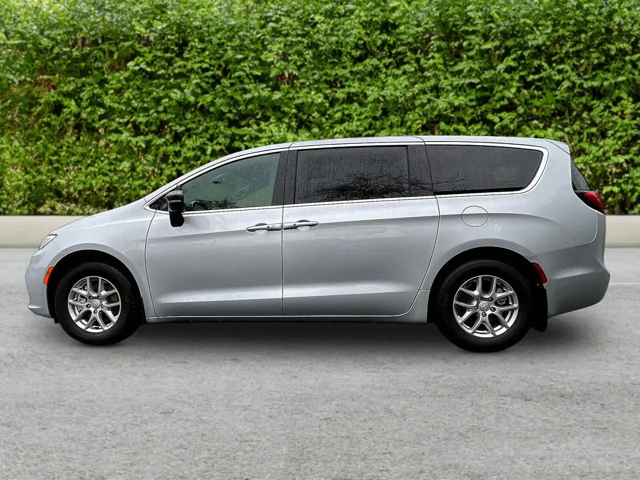Chrysler Pacifica снимка Chrysler Pacifica