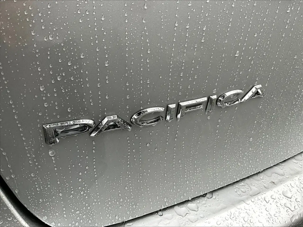 Chrysler Pacifica снимка Chrysler Pacifica