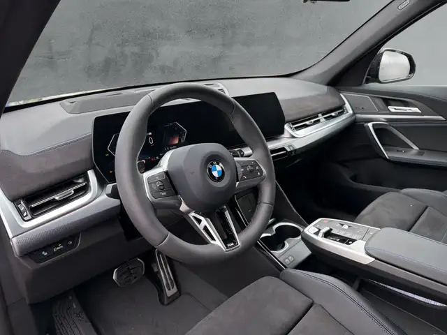 BMW X1 view 9