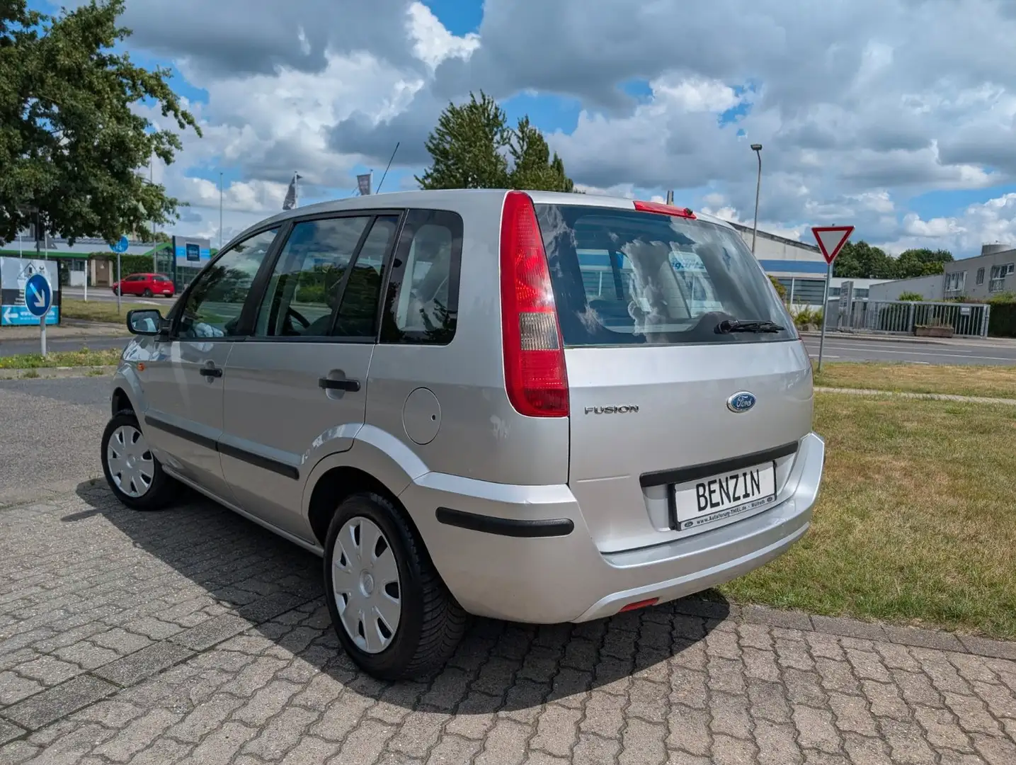 Ford Fusion Ambiente*KLIMA*ZV-FUNK*RADIO-CD !! Argintiu - 2