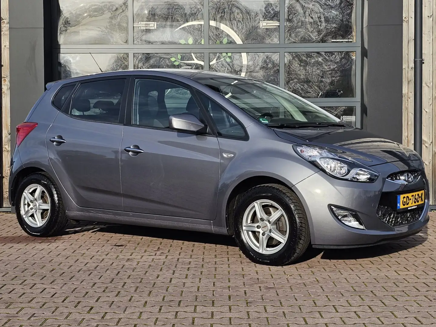 Hyundai iX20 1.6i i-Vision | Stoelverwarming | Trekhaak | All-s Gris - 2