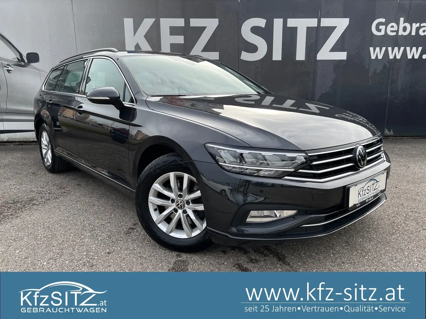 Volkswagen Passat Variant Business 2,0 TDI DSG | Harman&Kardon Grau - 1