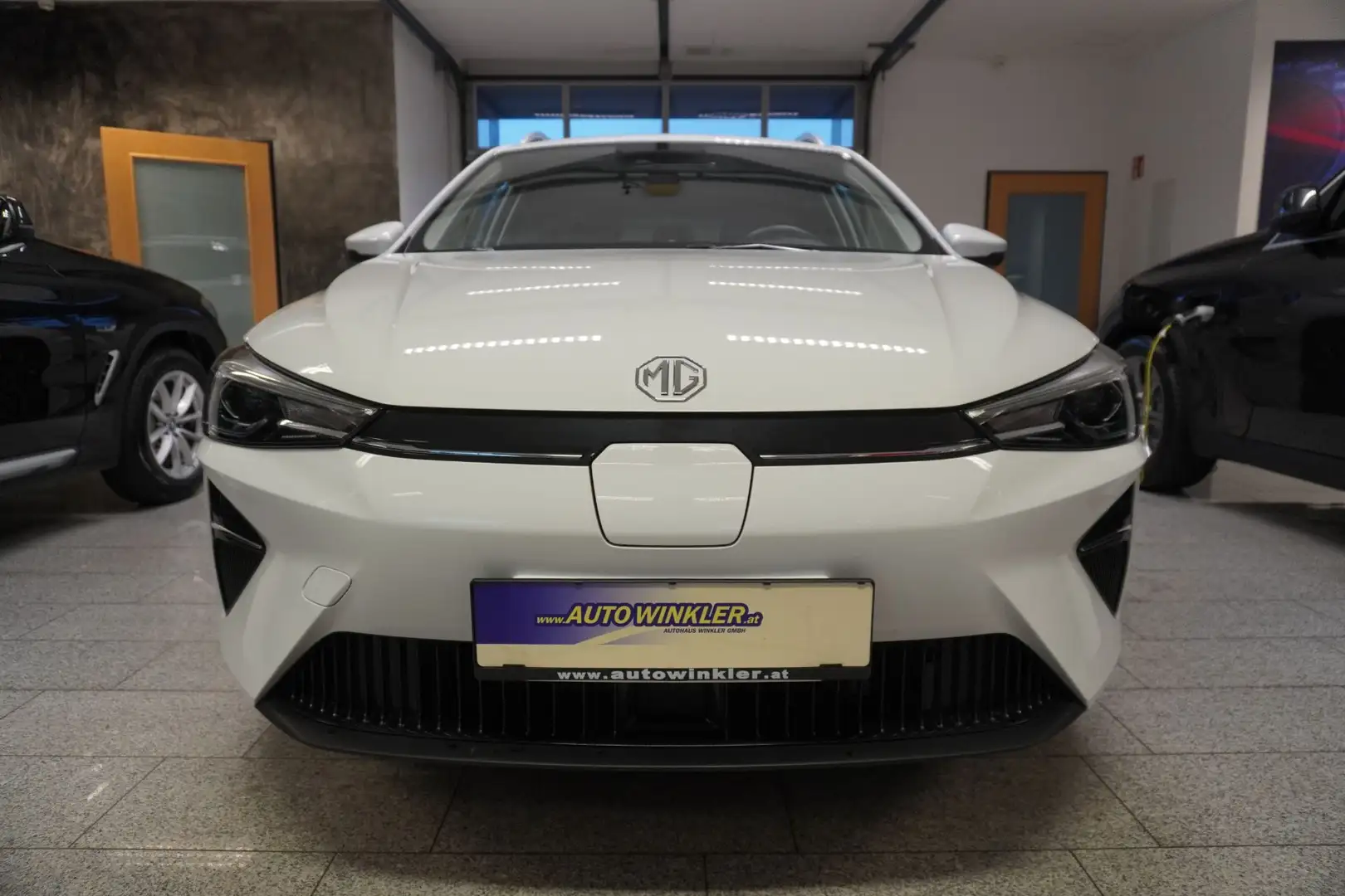 MG MG5 EV Comfort 50,3 kWh/ACC/LED/Nav Weiß - 2
