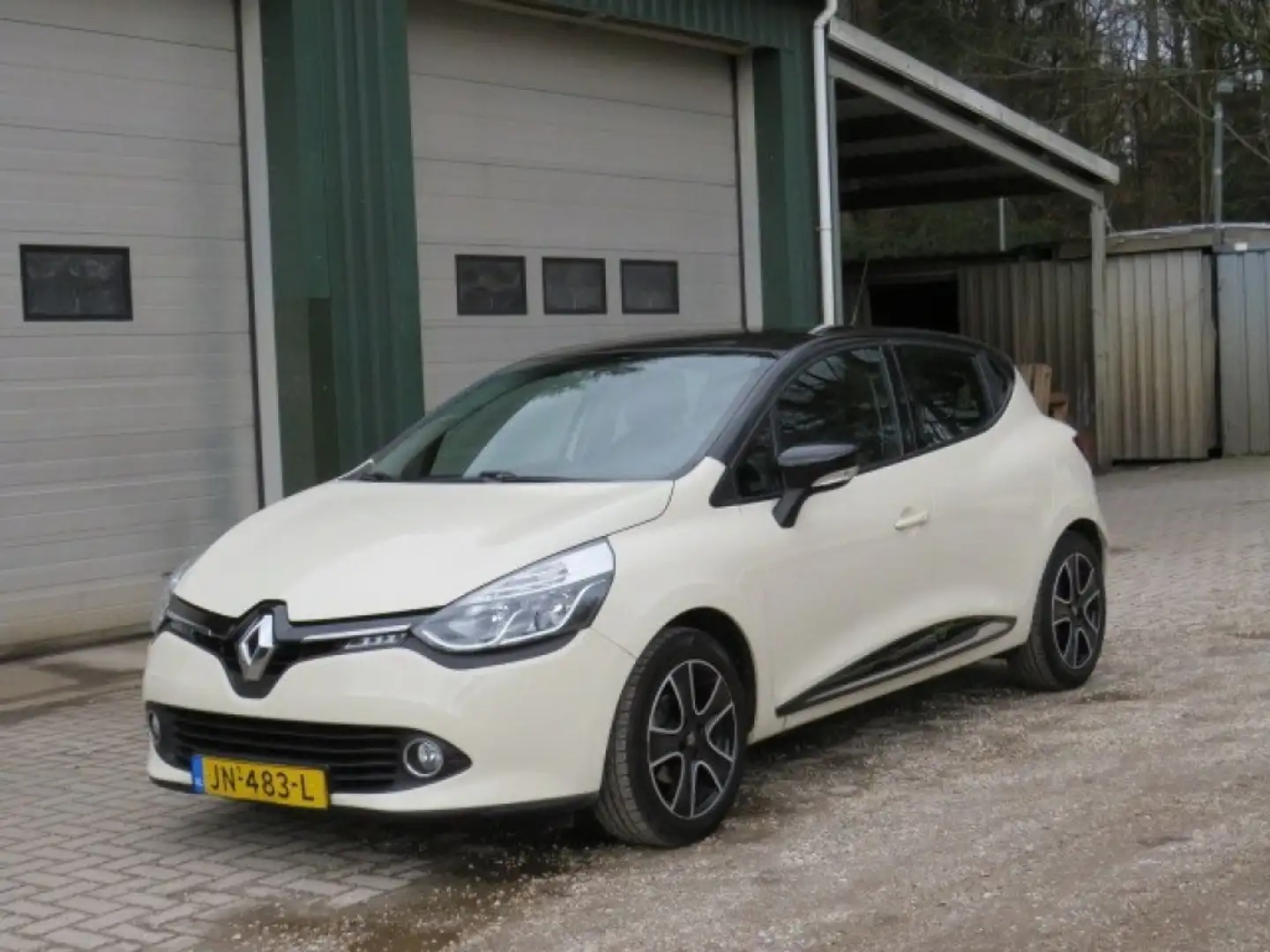 Renault Clio 0.9 TCe Eco2 Expression Wit - 2