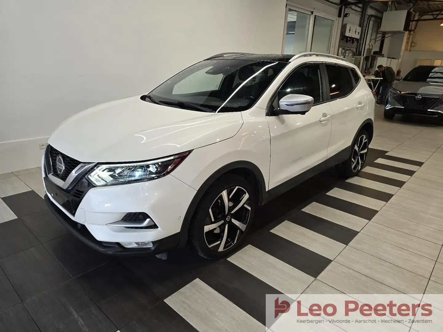 Nissan Qashqai 1.3 DCT TEKNA PLUS Blanc - 1