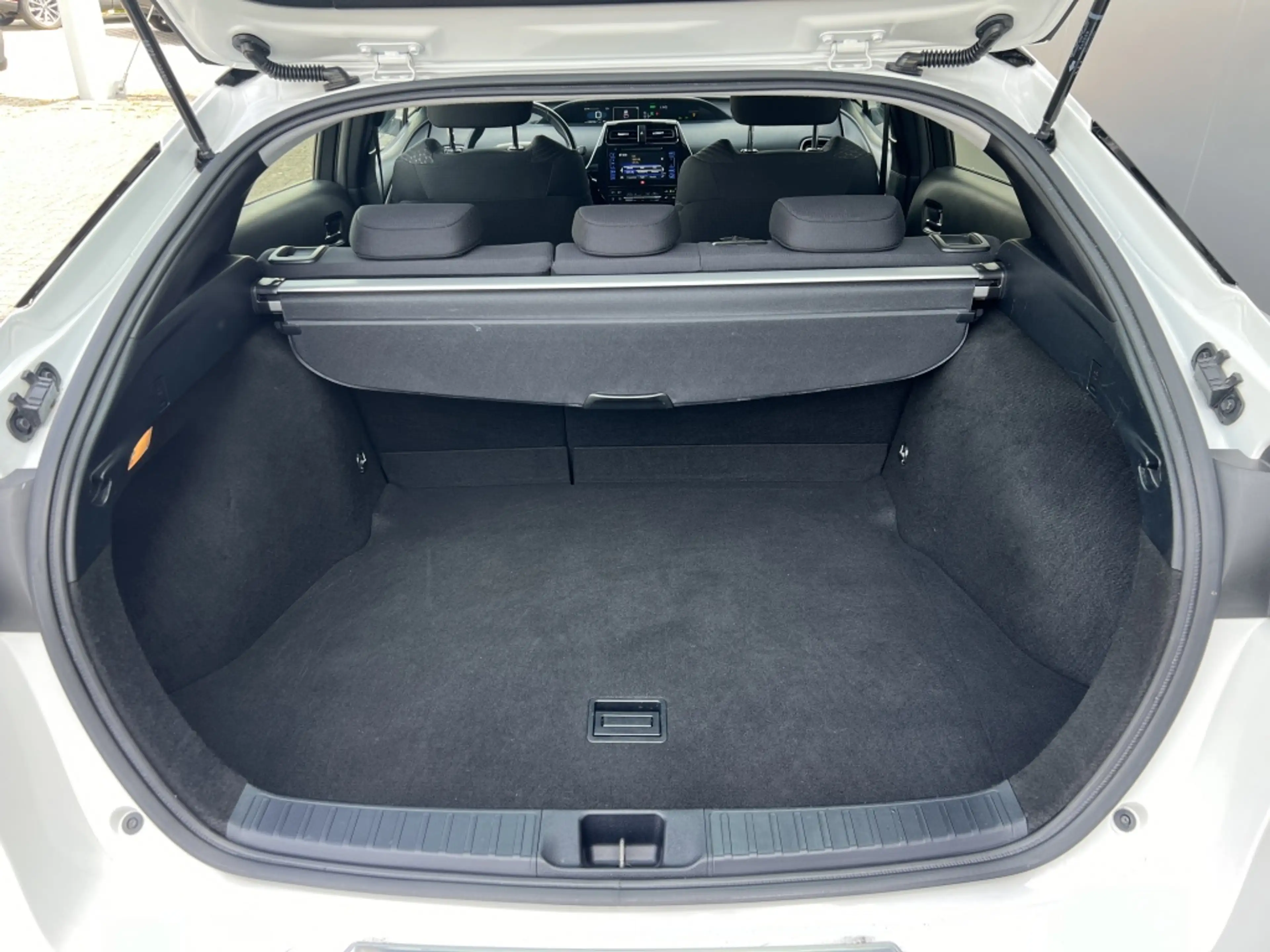 Toyota Prius 1.8 Executive — photo 4