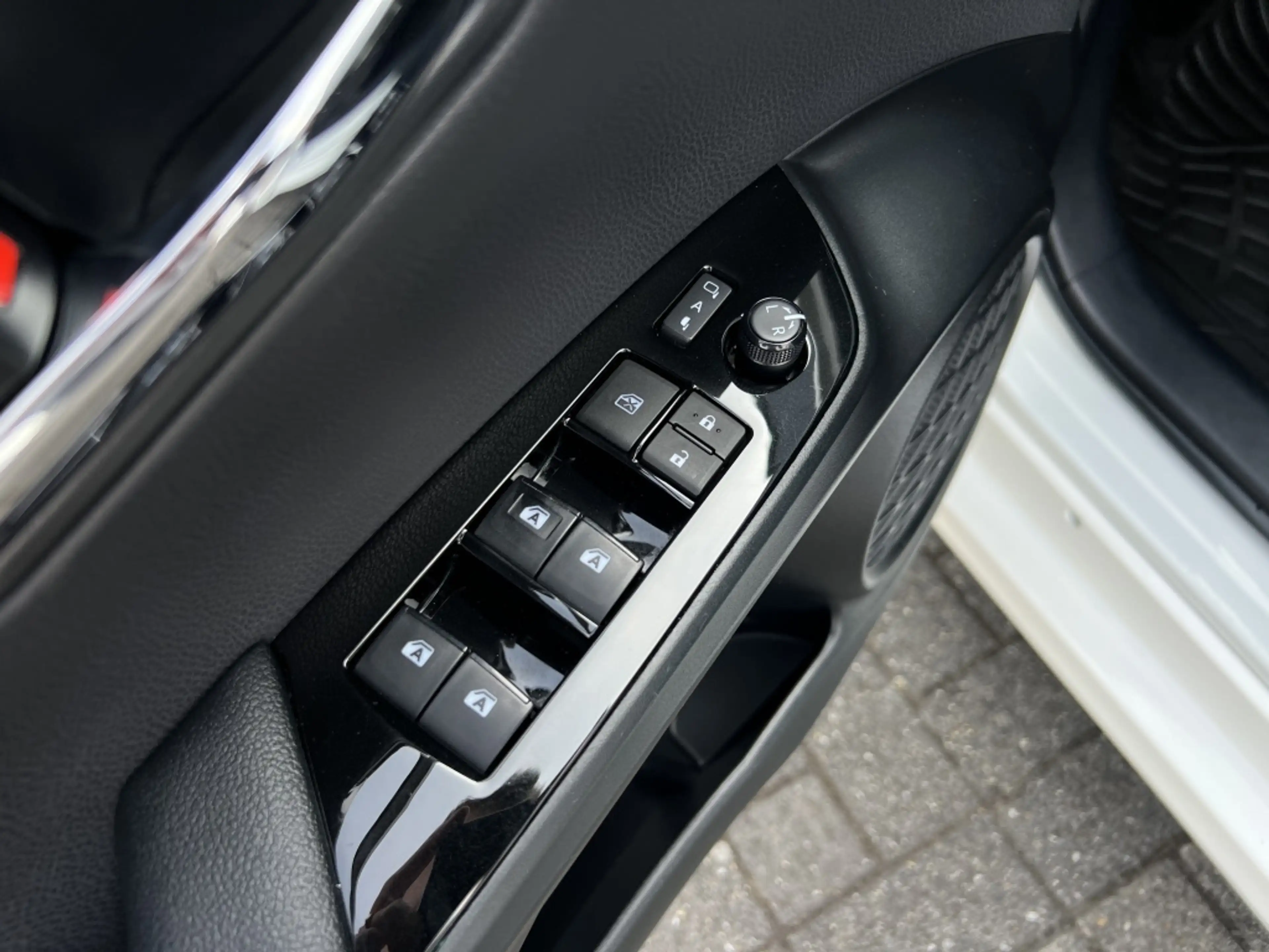 Toyota Prius 1.8 Executive — photo 9