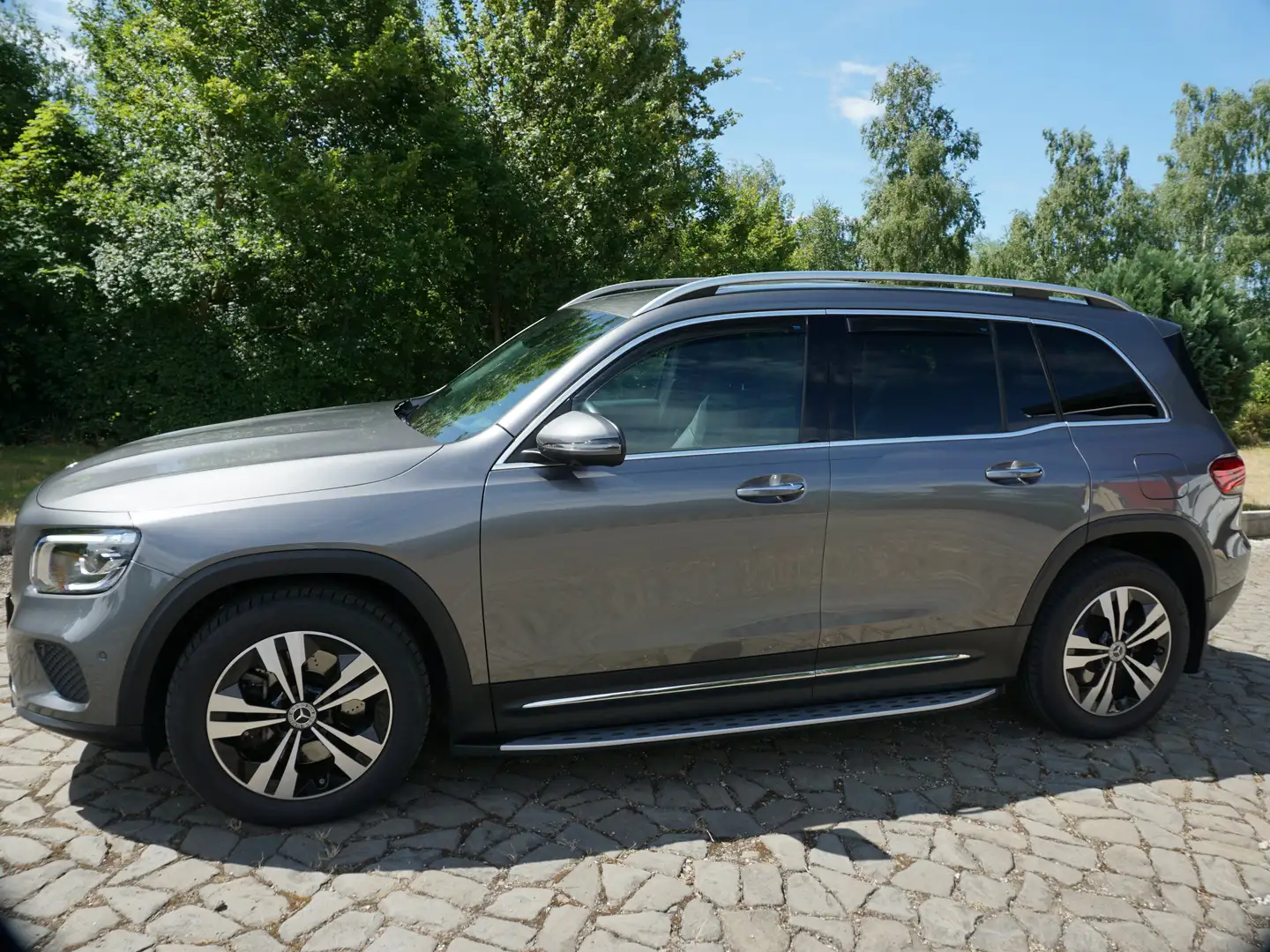 Mercedes-Benz GLB 250 GLB 250 4Matic AHK , Distro.Multibeam, 360° Szary - 2