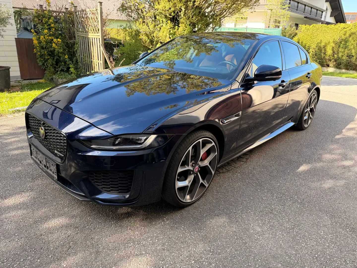 Jaguar XE P300 AWD R-Dynamic HSE Aut. - 2