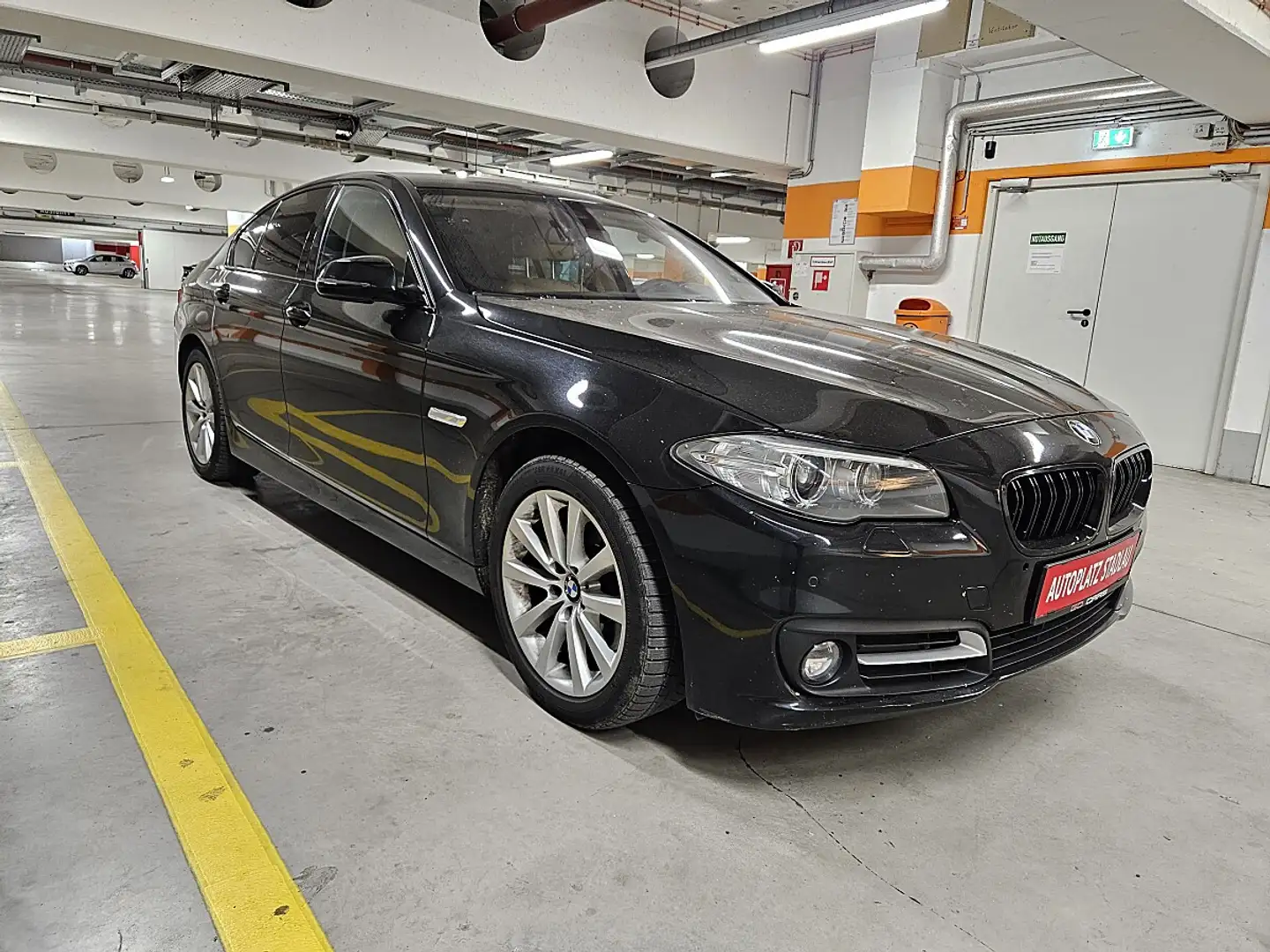 BMW 530 d xDrive Aut. Schwarz - 2