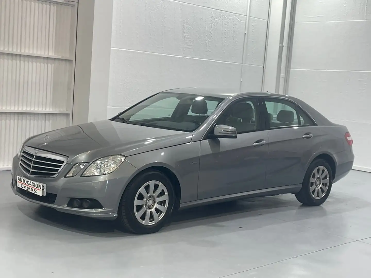 Mercedes-Benz E 220 CDI Blue Efficiency Avantgarde Gris - 1