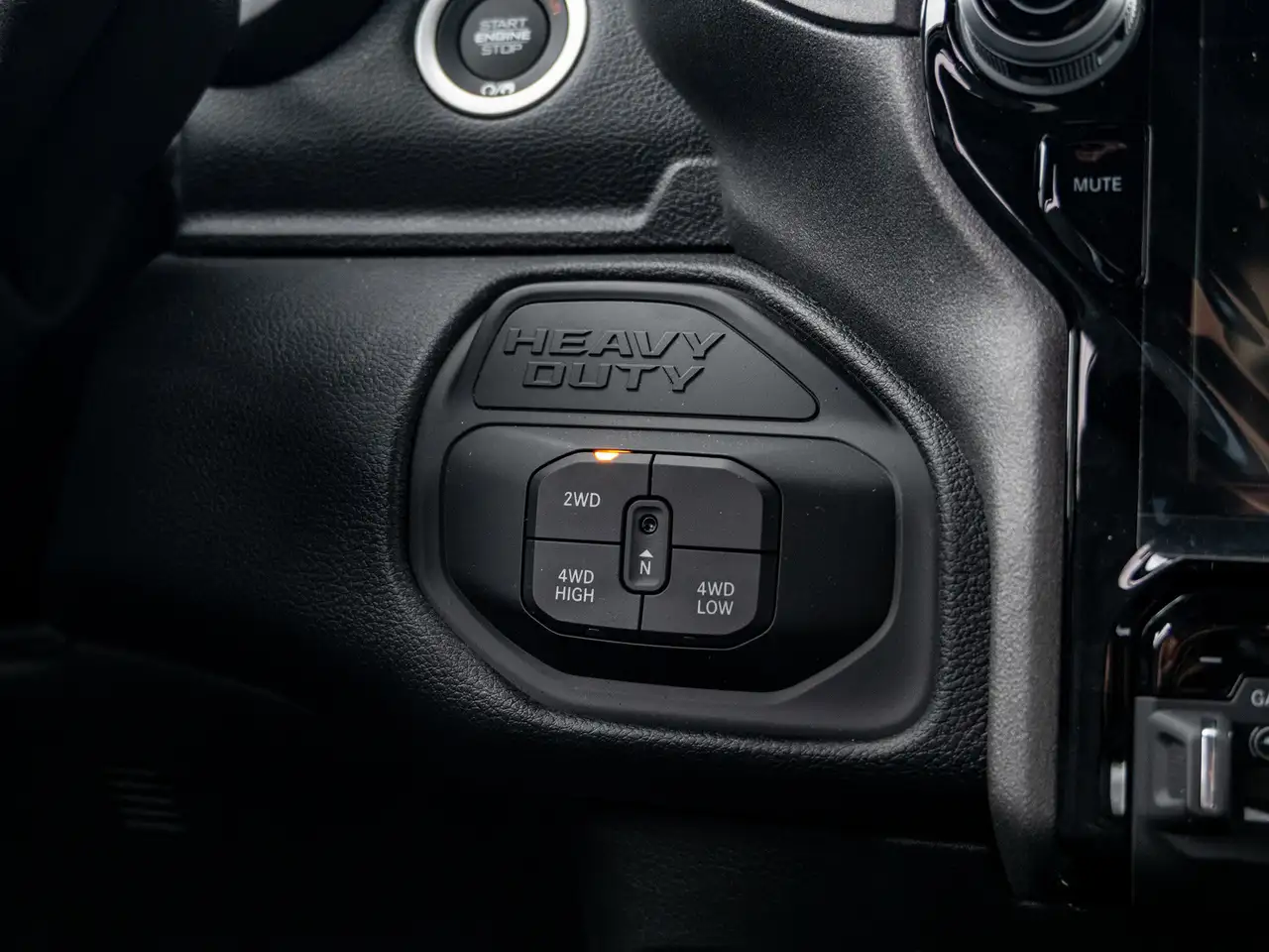 RAM 2500 снимка RAM 2500